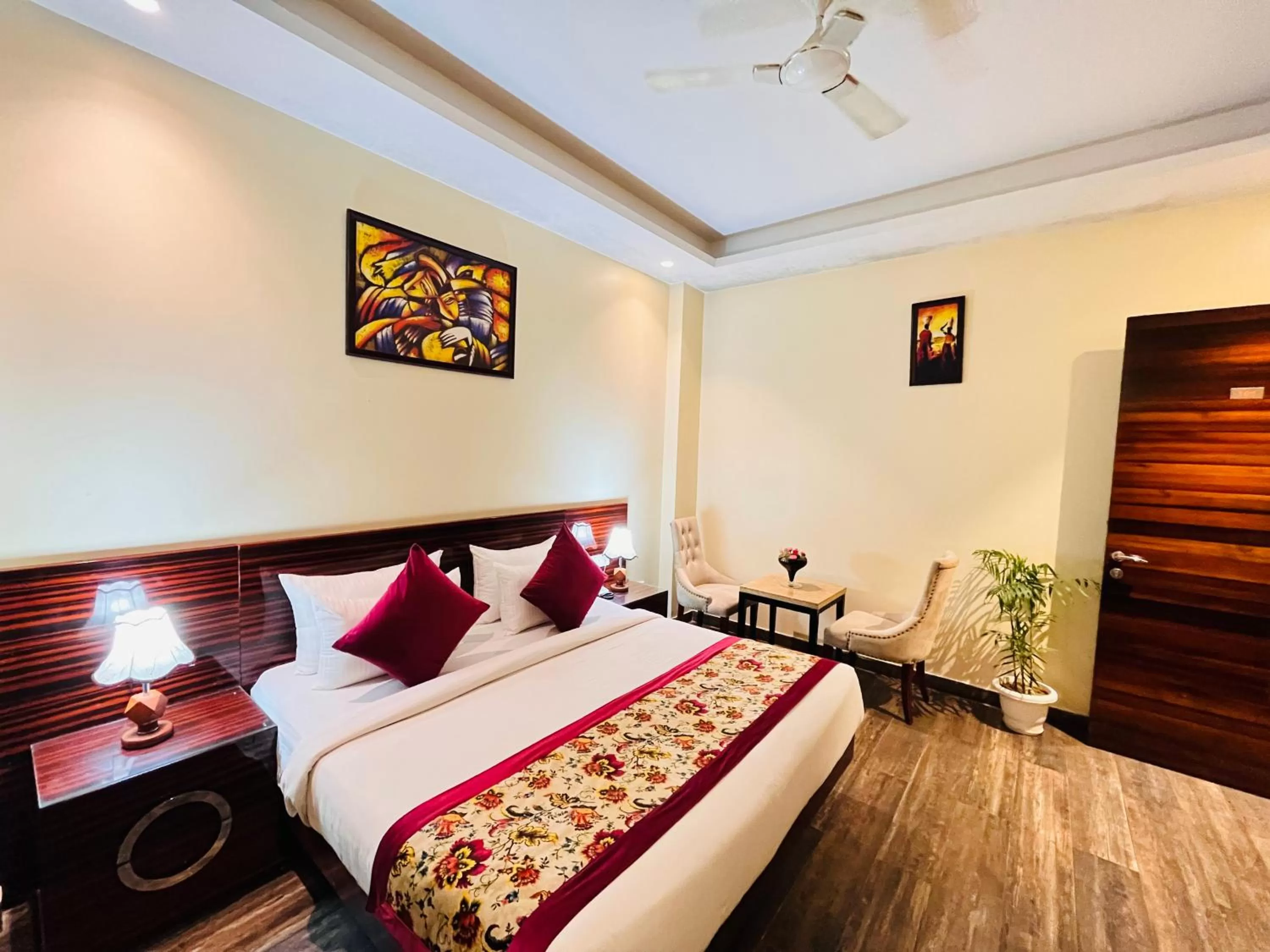 Bed in Hotel Banz near Delhi Airport
