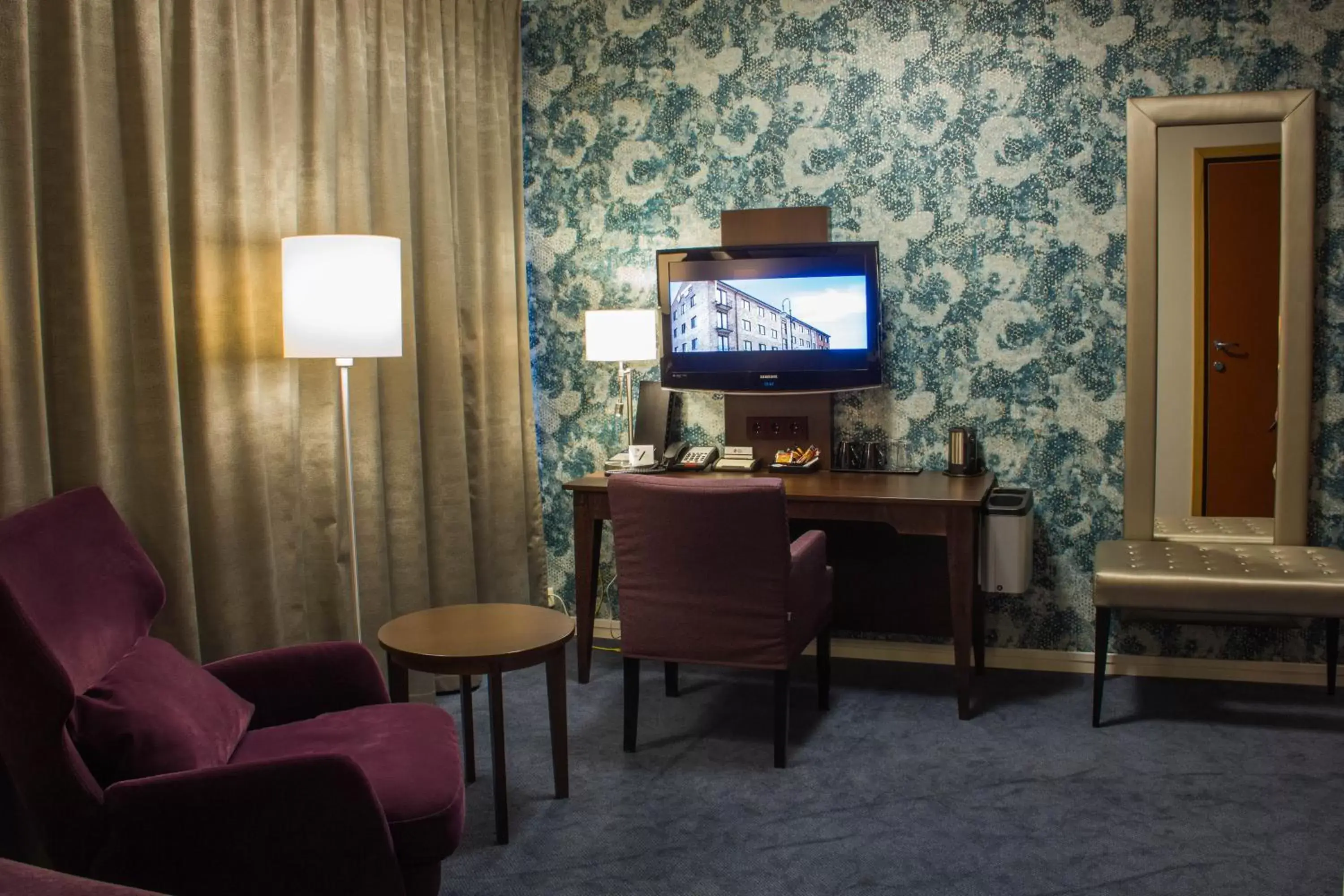 Photo of the whole room, TV/Entertainment Center in Best Western Plus Gyldenlove Hotell