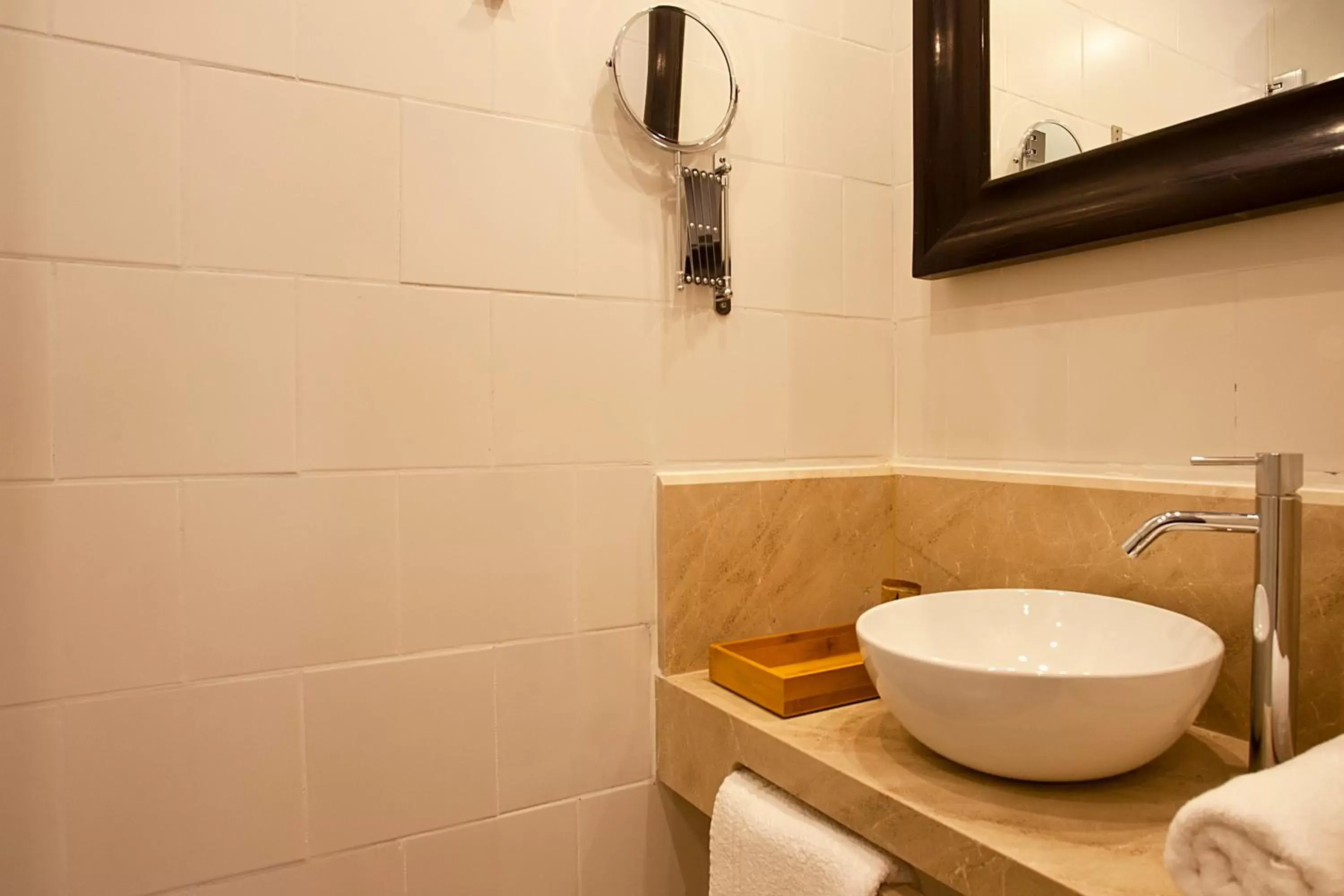 Toilet, Bathroom in Casal de Petra - Rooms & Pool by My Rooms Hotels