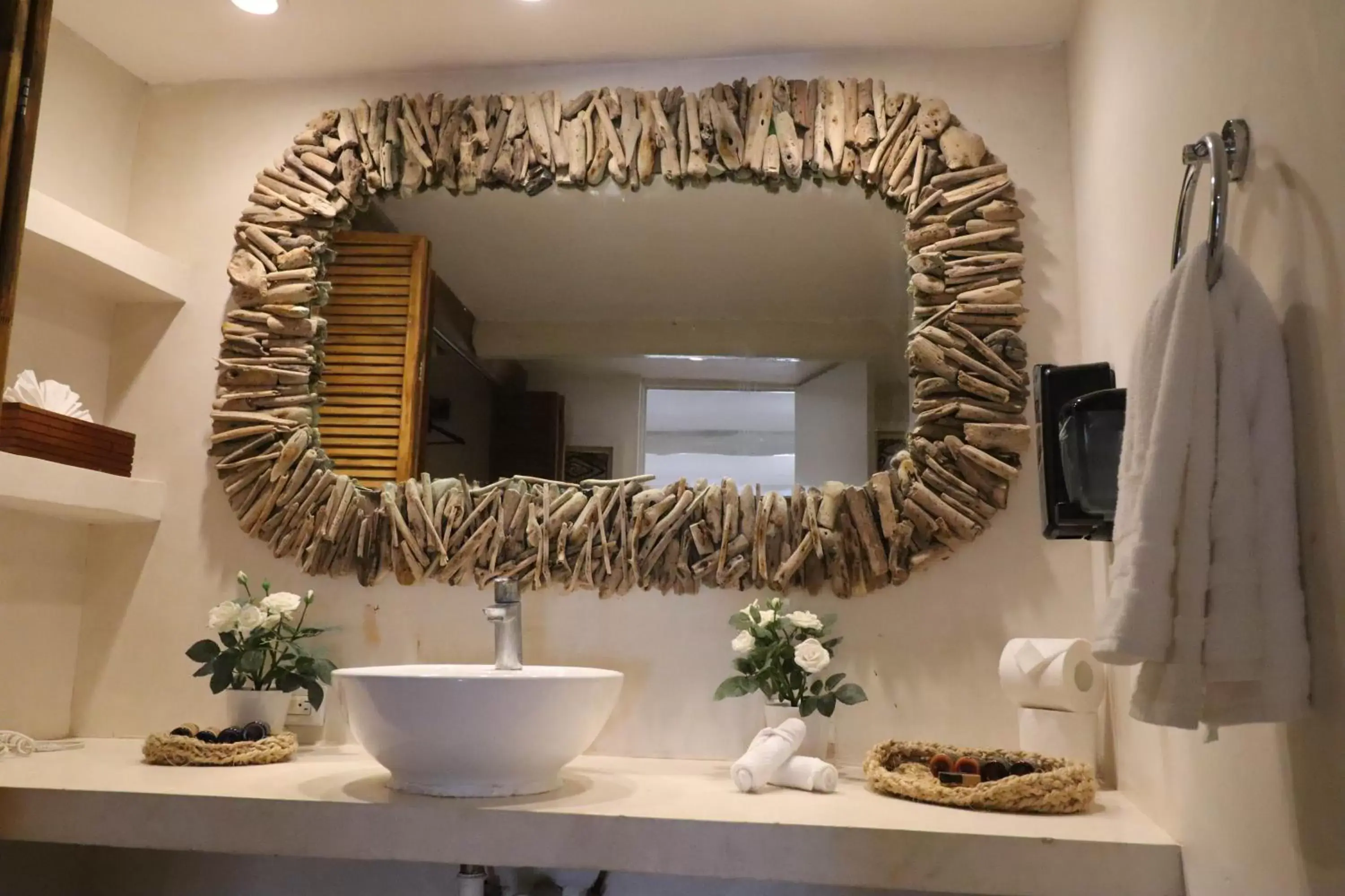 Bathroom in Villa Las Estrellas Tulum - located at the party zone