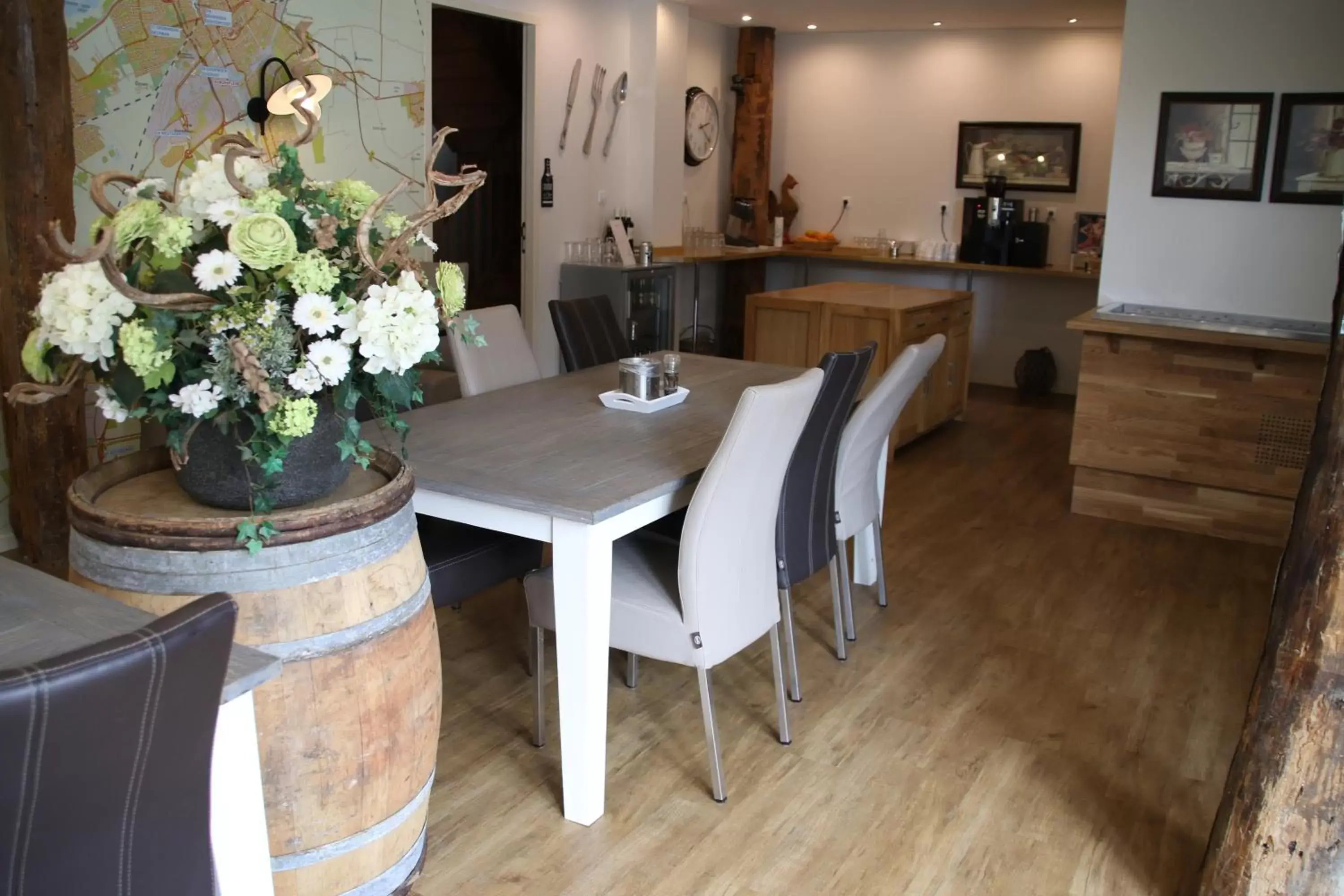 Dining Area in Hotel B&B Hoeve de Vredenhof