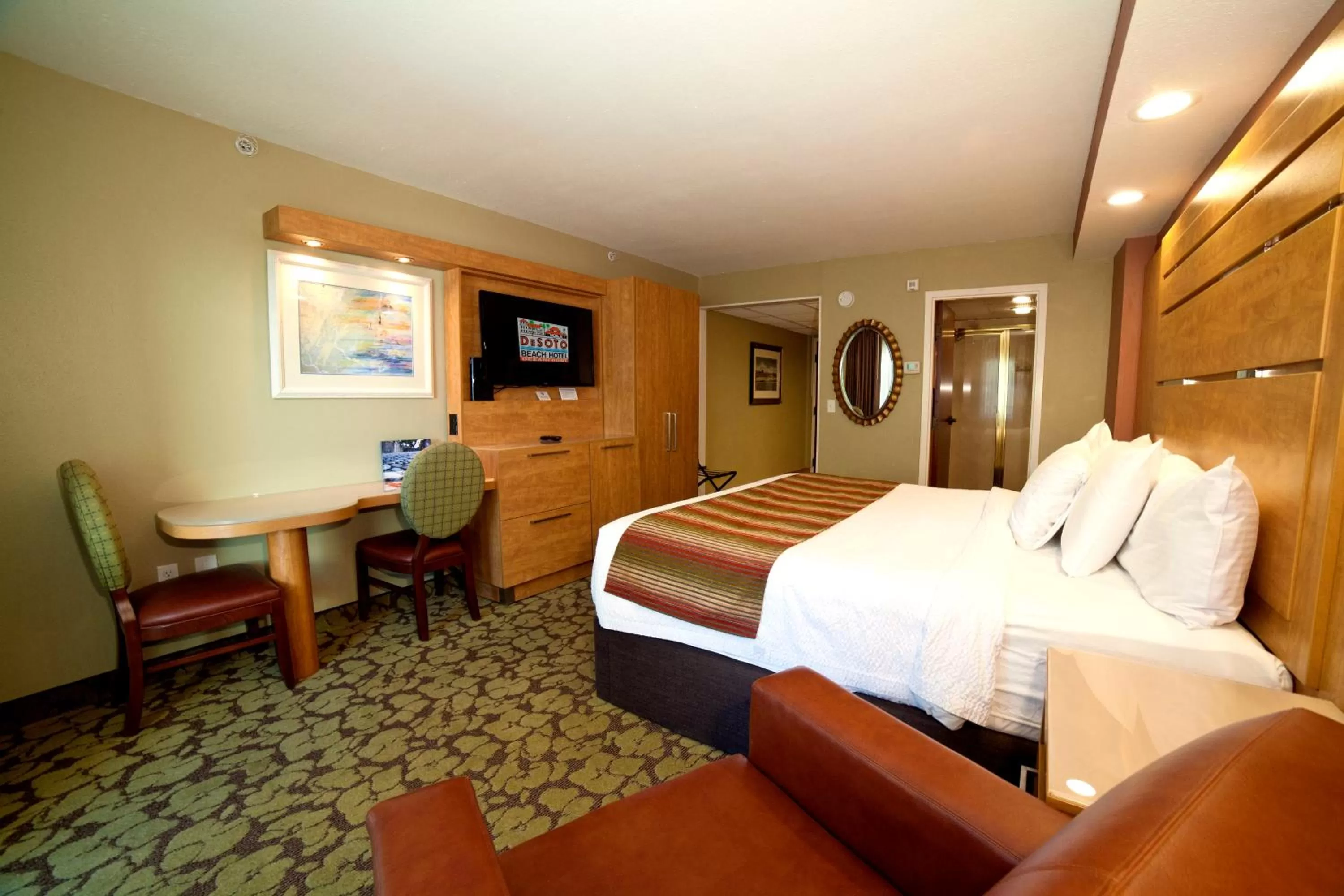 Photo of the whole room, Bed in DeSoto Beach Hotel