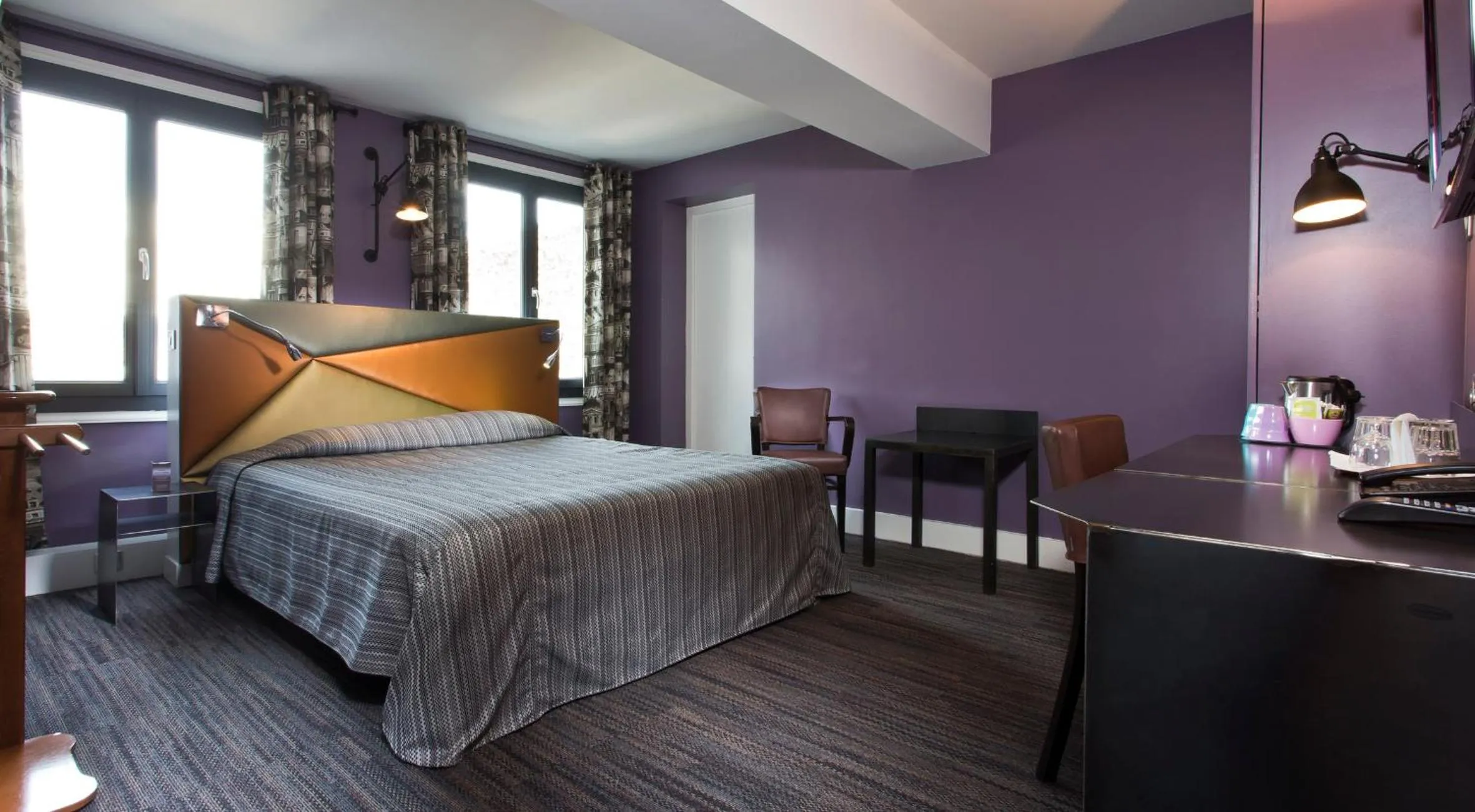 Bed in Hotel Concortel Paris