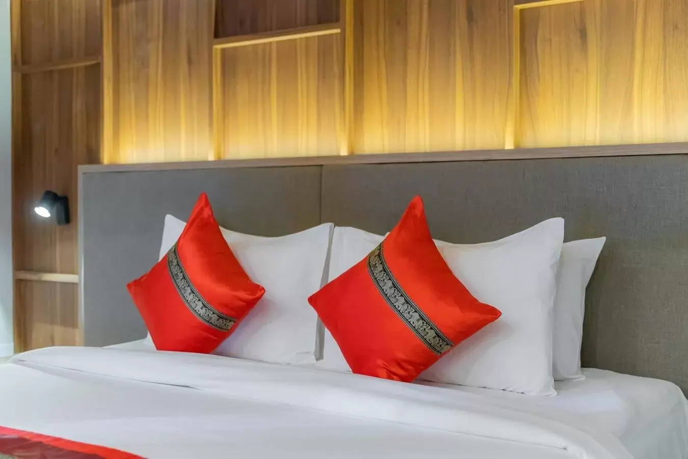 Bed in True Siam Phayathai Hotel