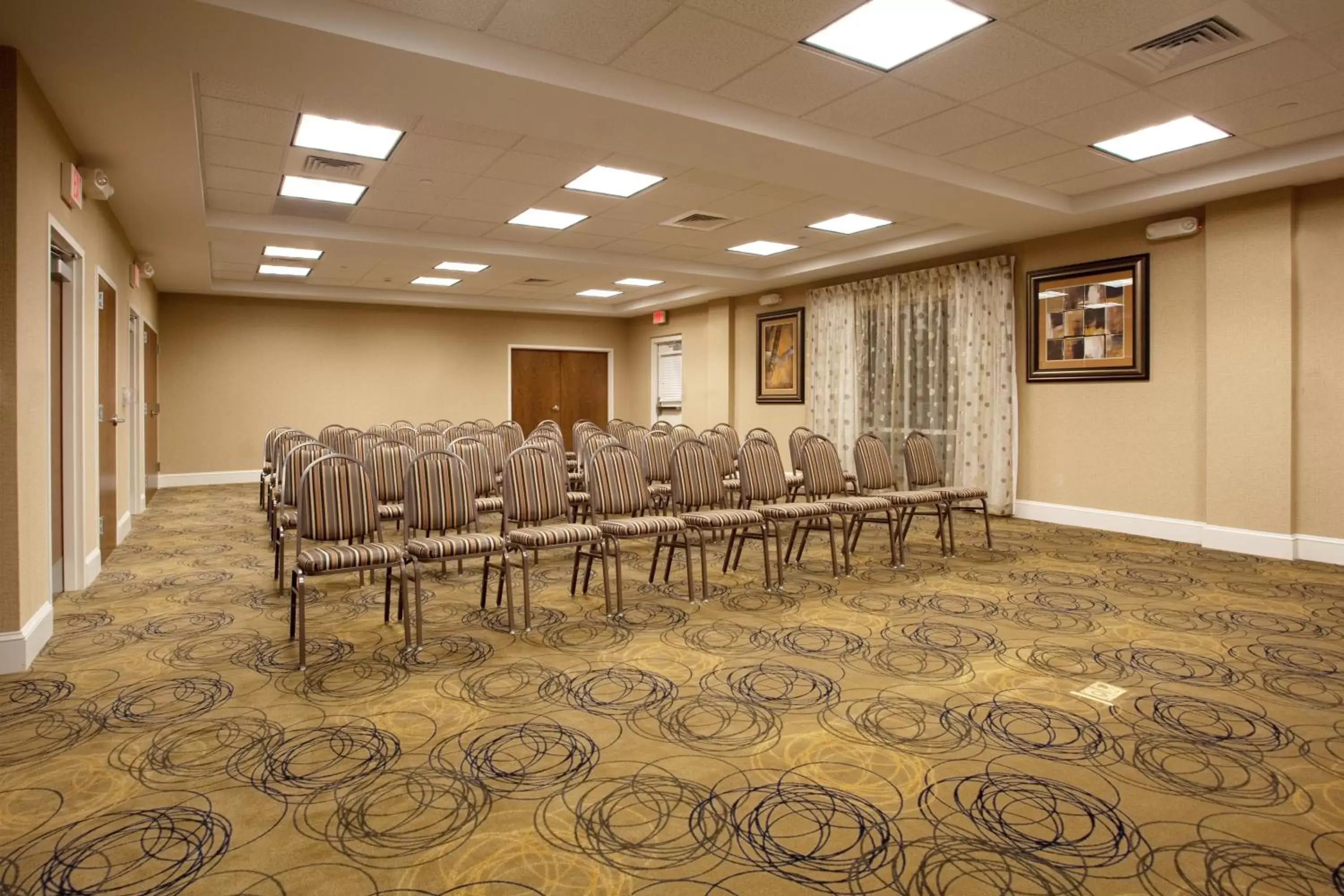 Meeting/conference room in Holiday Inn Express Pembroke, an IHG Hotel