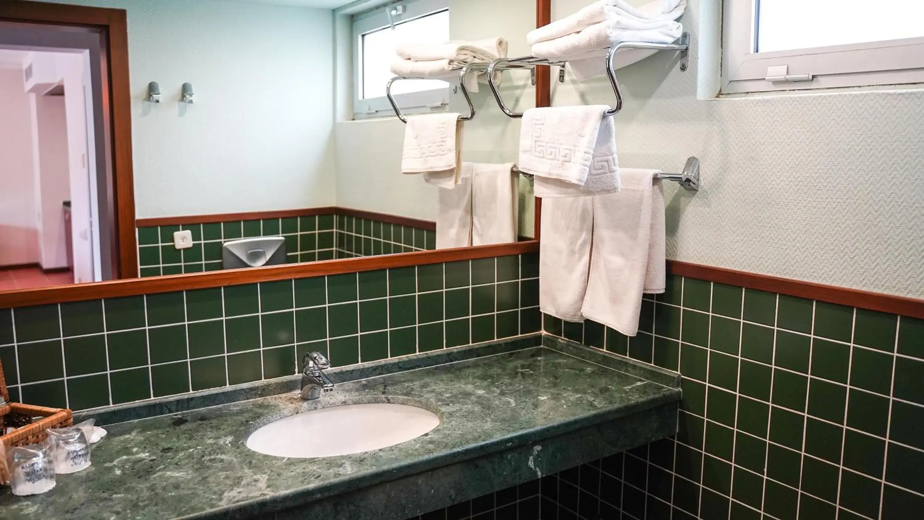 Bathroom in Happy Hotel