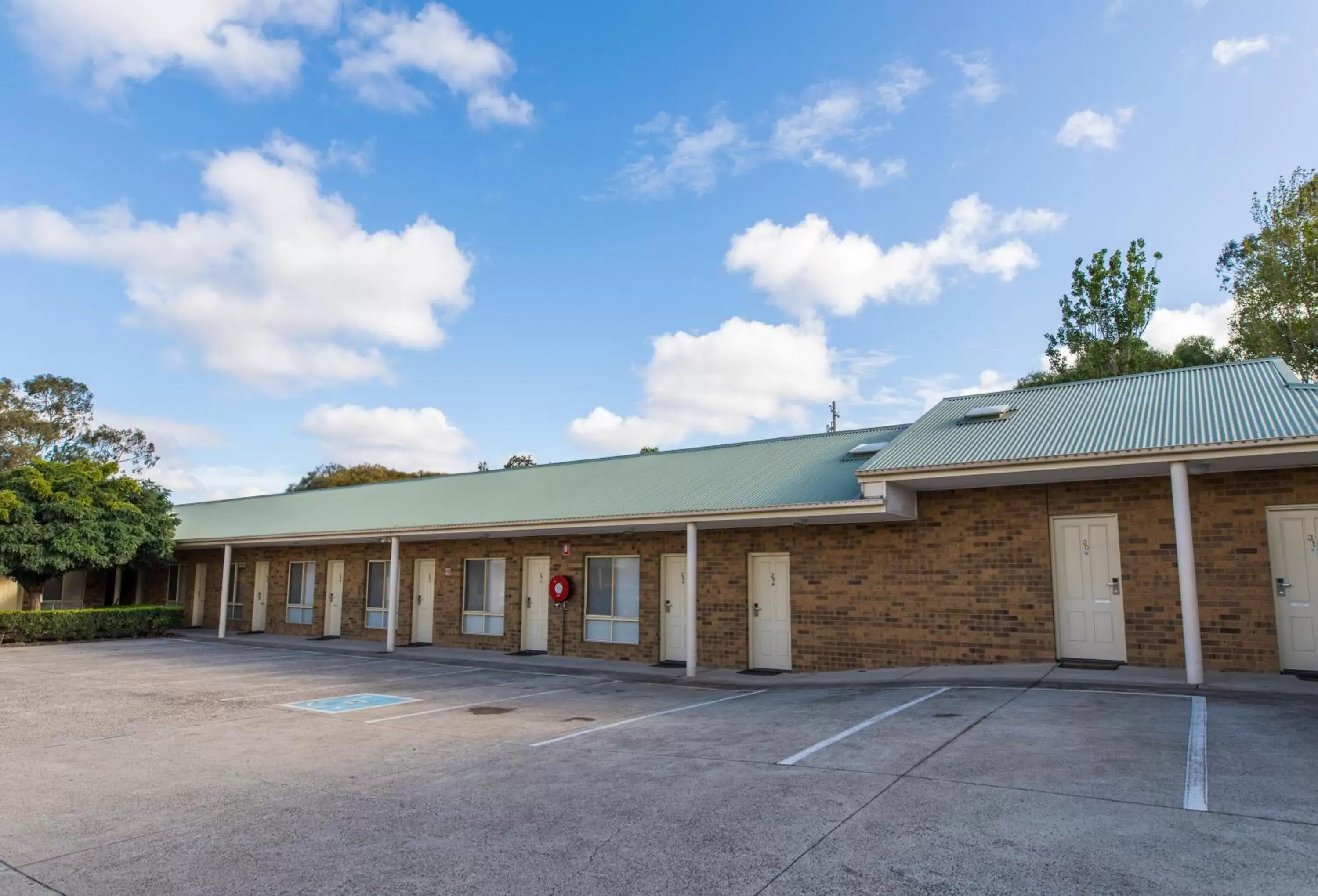 Property Building in Best Western Mill Park Motor Inn