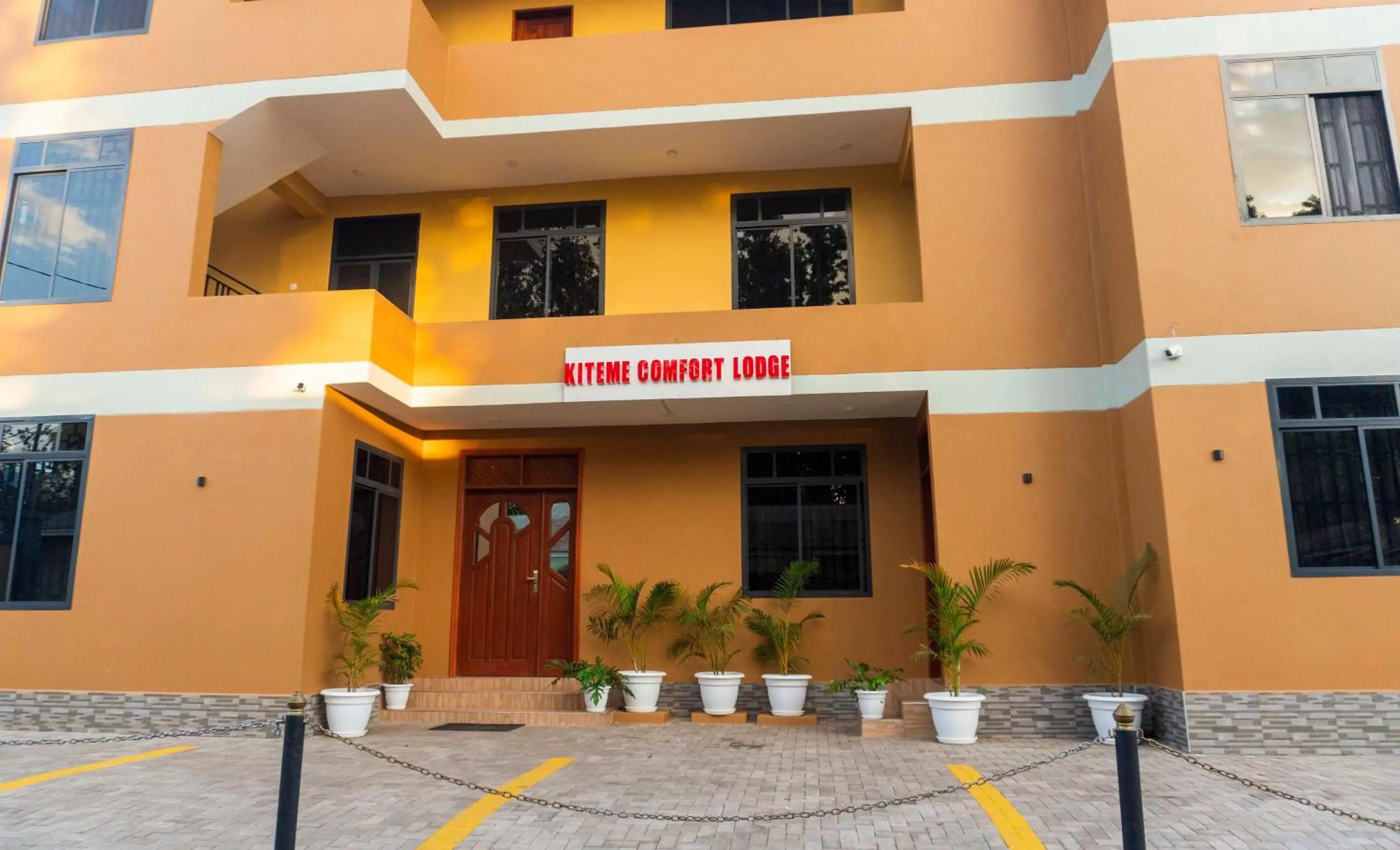 Kiteme Comfort Lodge