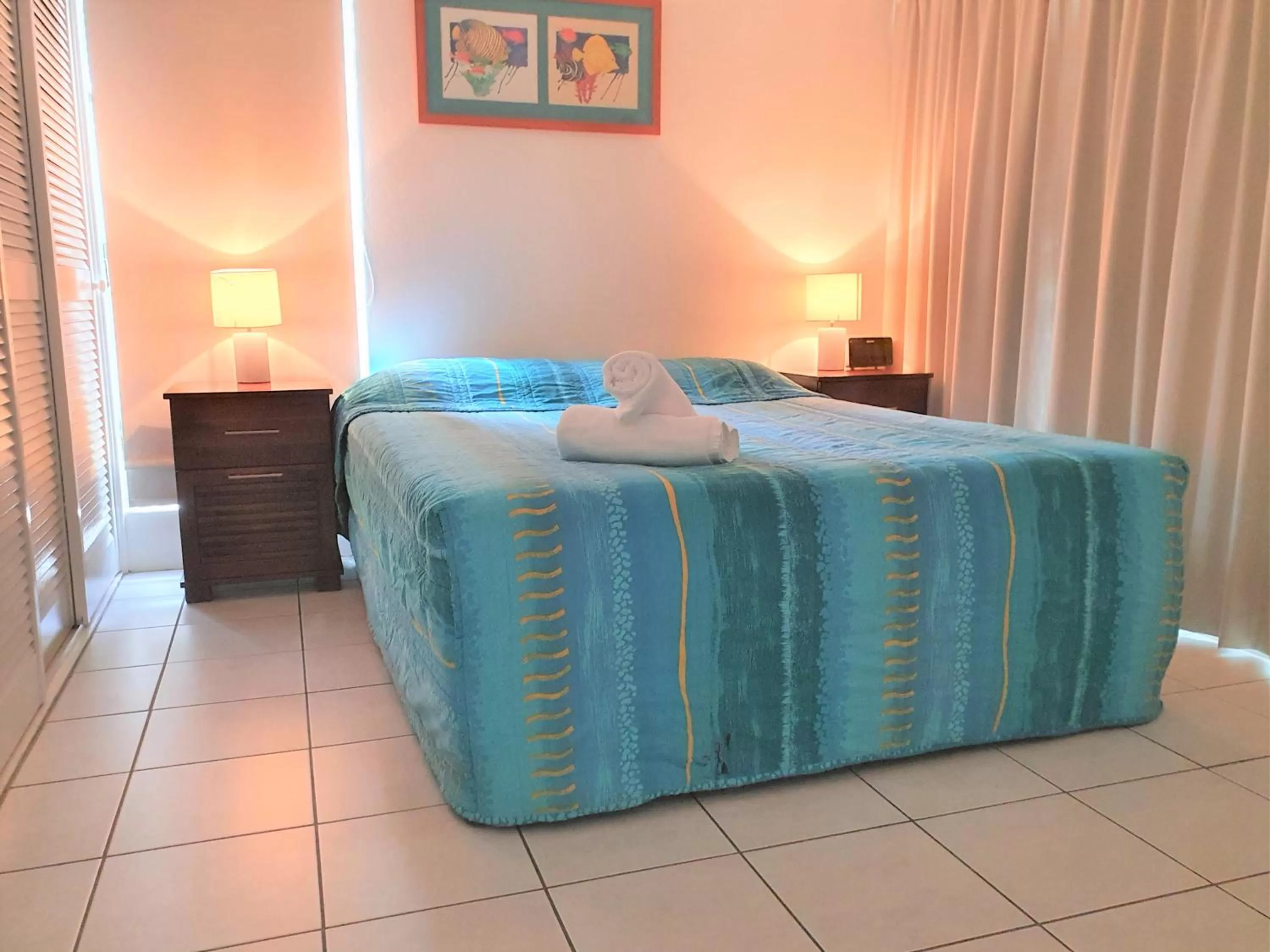 Bedroom, Bed in Mango Tree Holiday Apartments