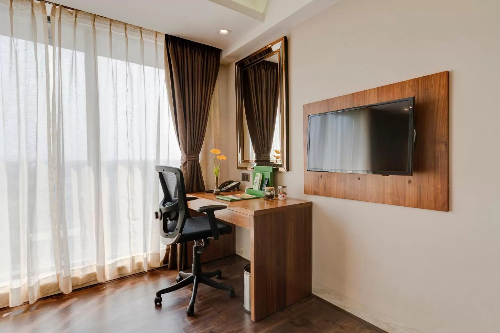 Photo of the whole room in Holiday Inn Kolkata Airport by IHG