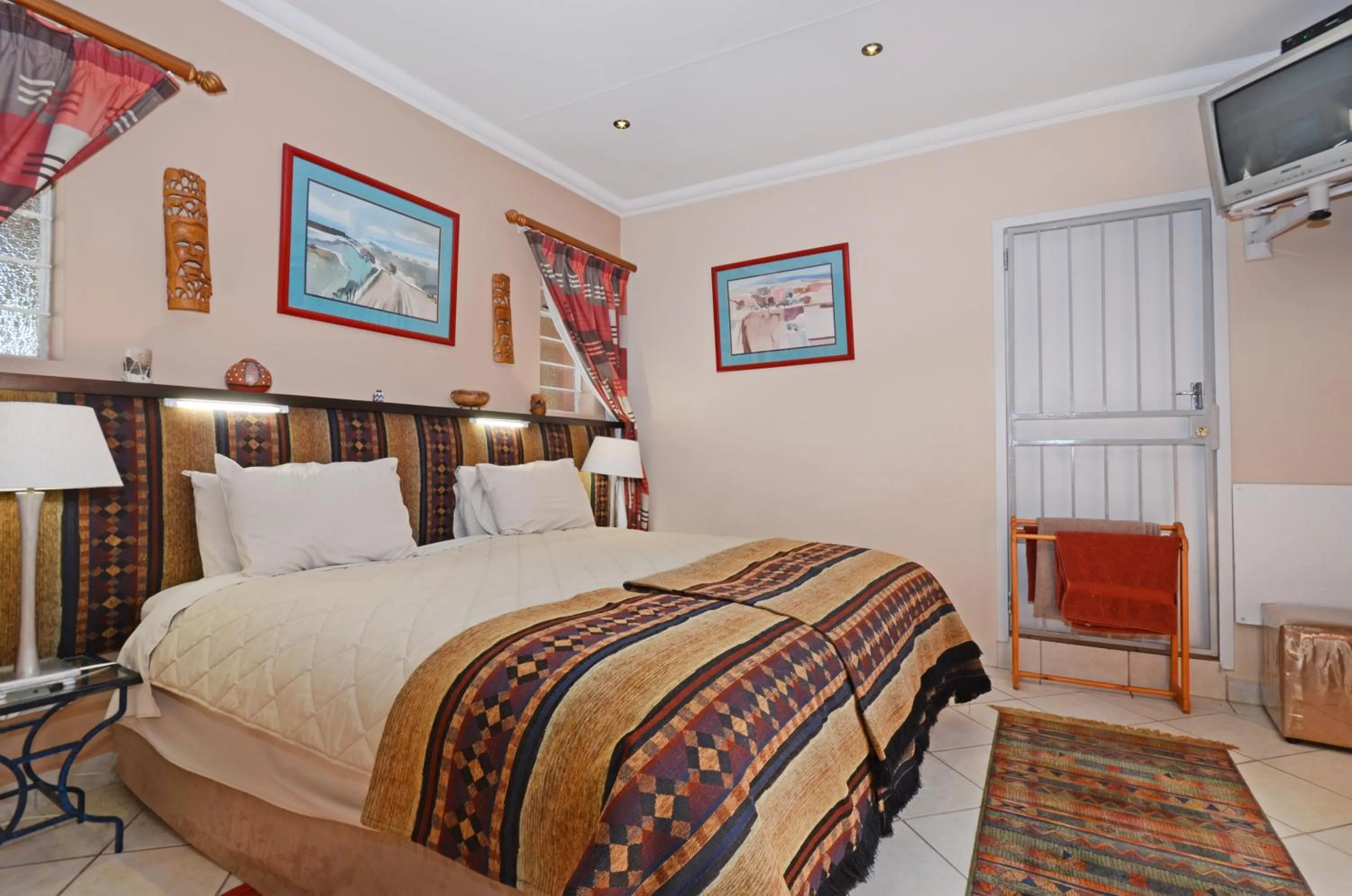 Bed in Cherry Tree Cottage B&B Linden