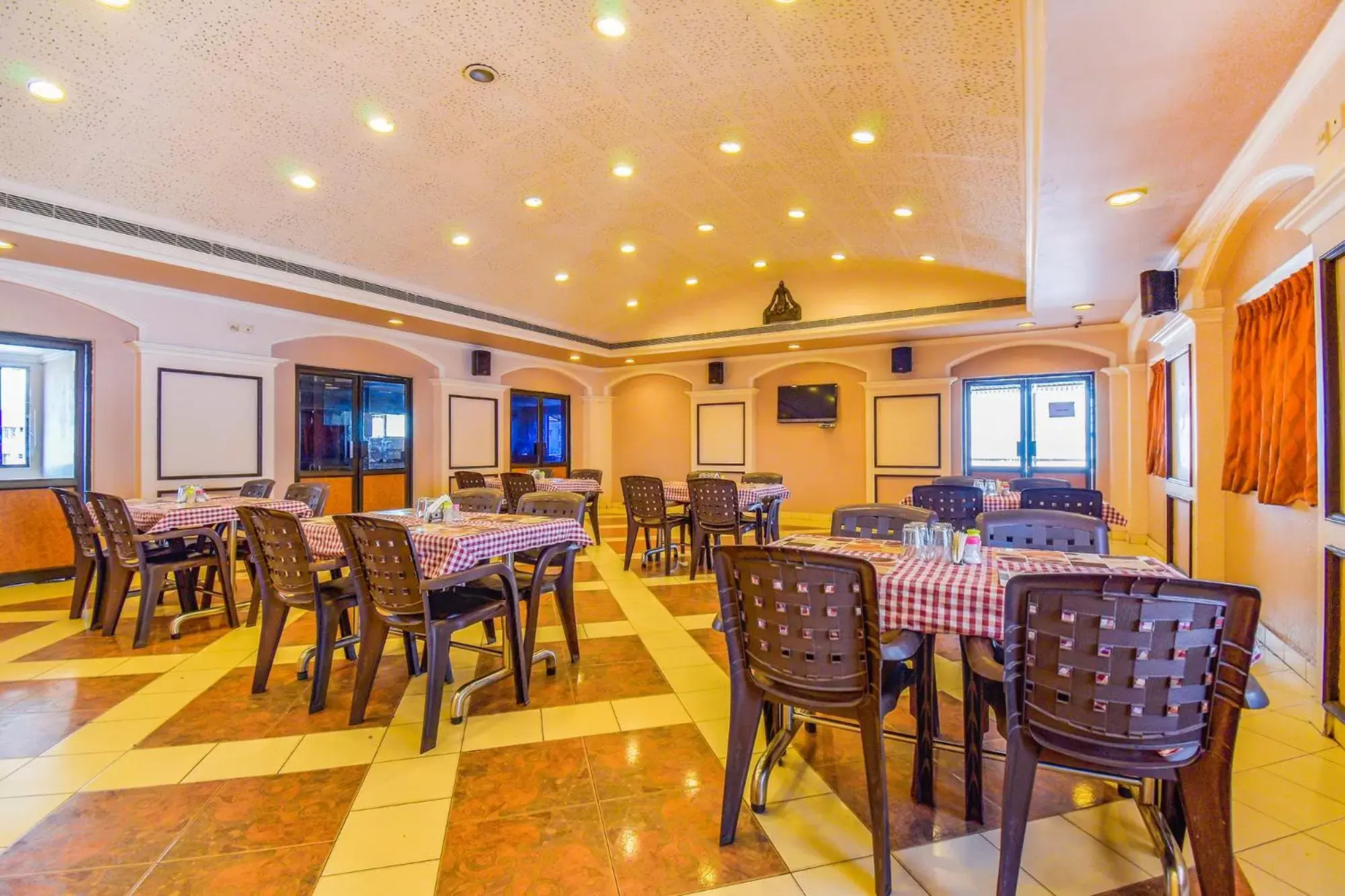 Restaurant/Places to Eat in FabHotel Kinnera Comforts Railway Station Restaurant/Places to Eat in FabHotel Kinnera Comforts Railway Station