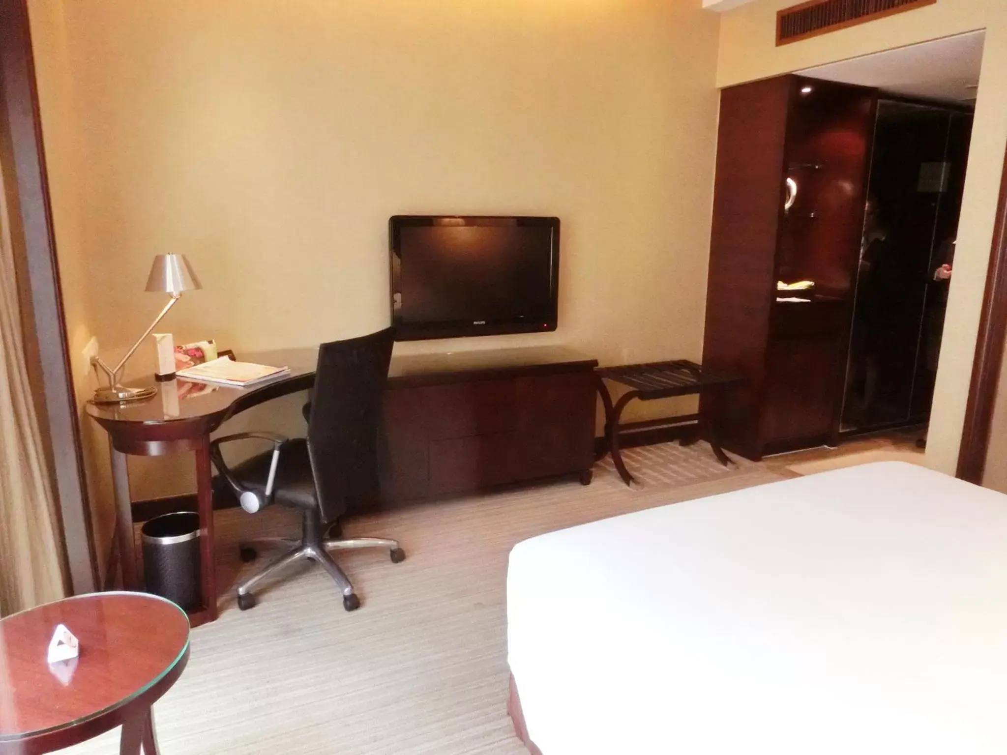 TV and multimedia, TV/Entertainment Center in Leeden Hotel Guangzhou