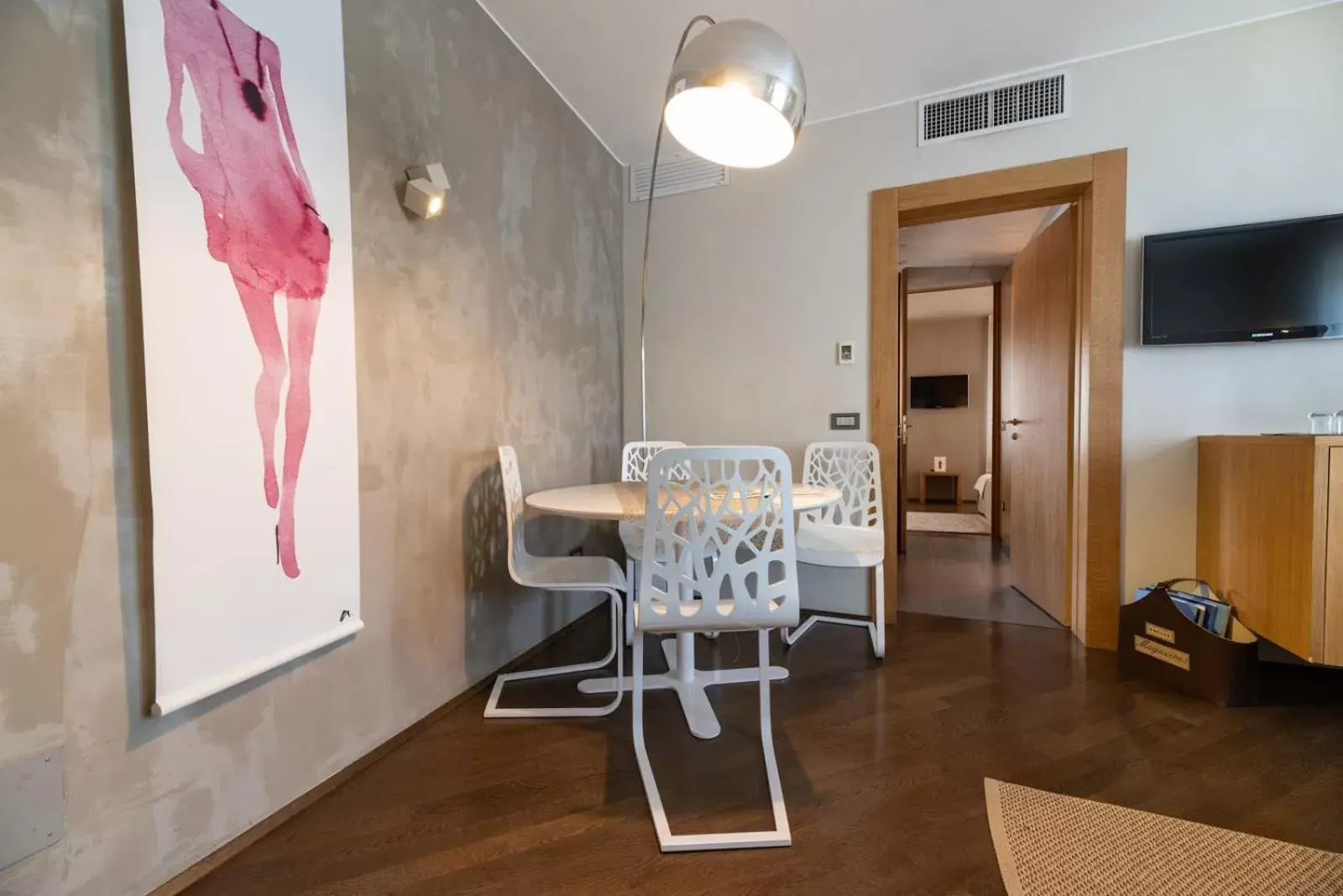 Dining Area in Hotel Suite Inn