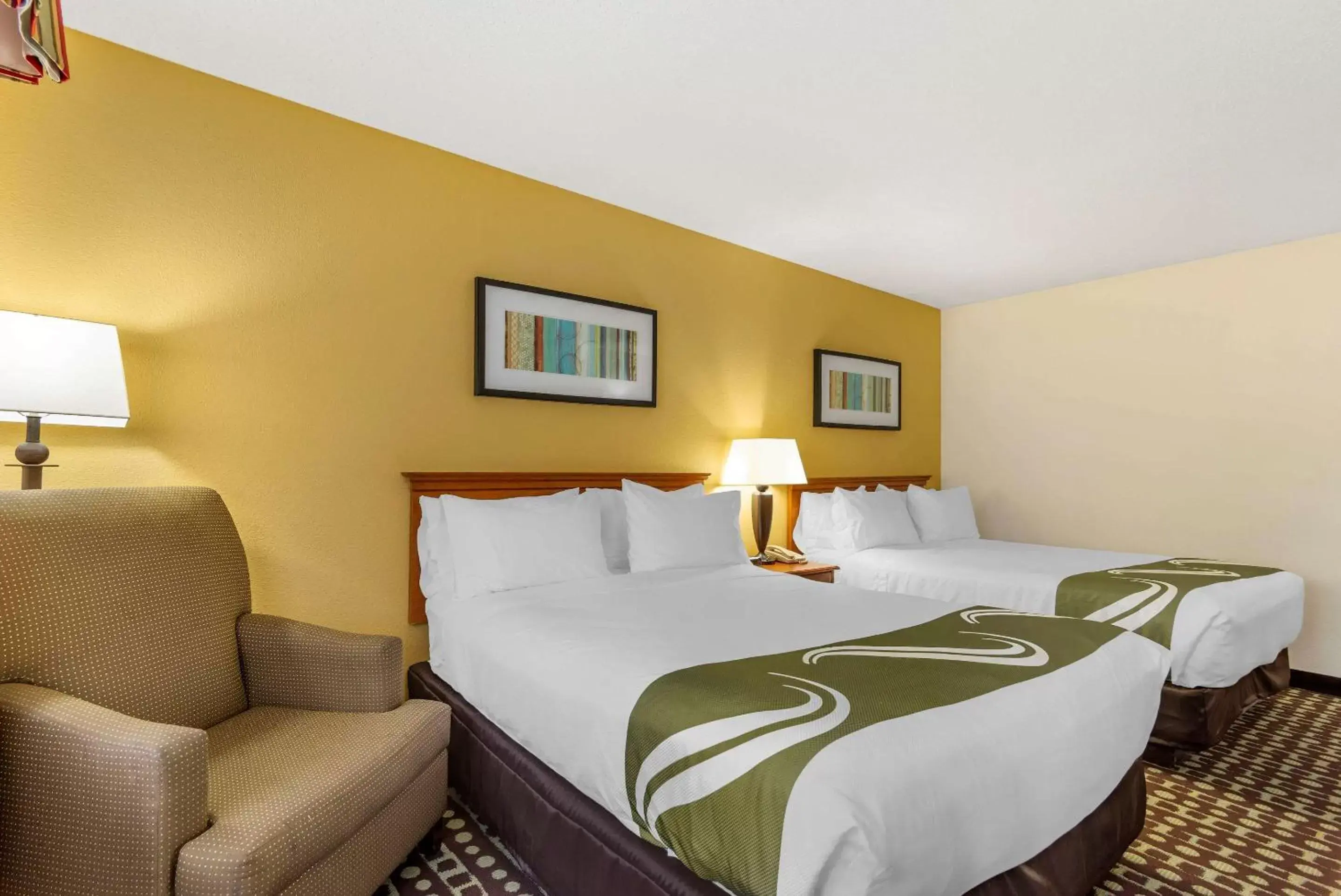 Photo of the whole room, Room Photo in Quality Inn Fayetteville Near Historic Downtown Square