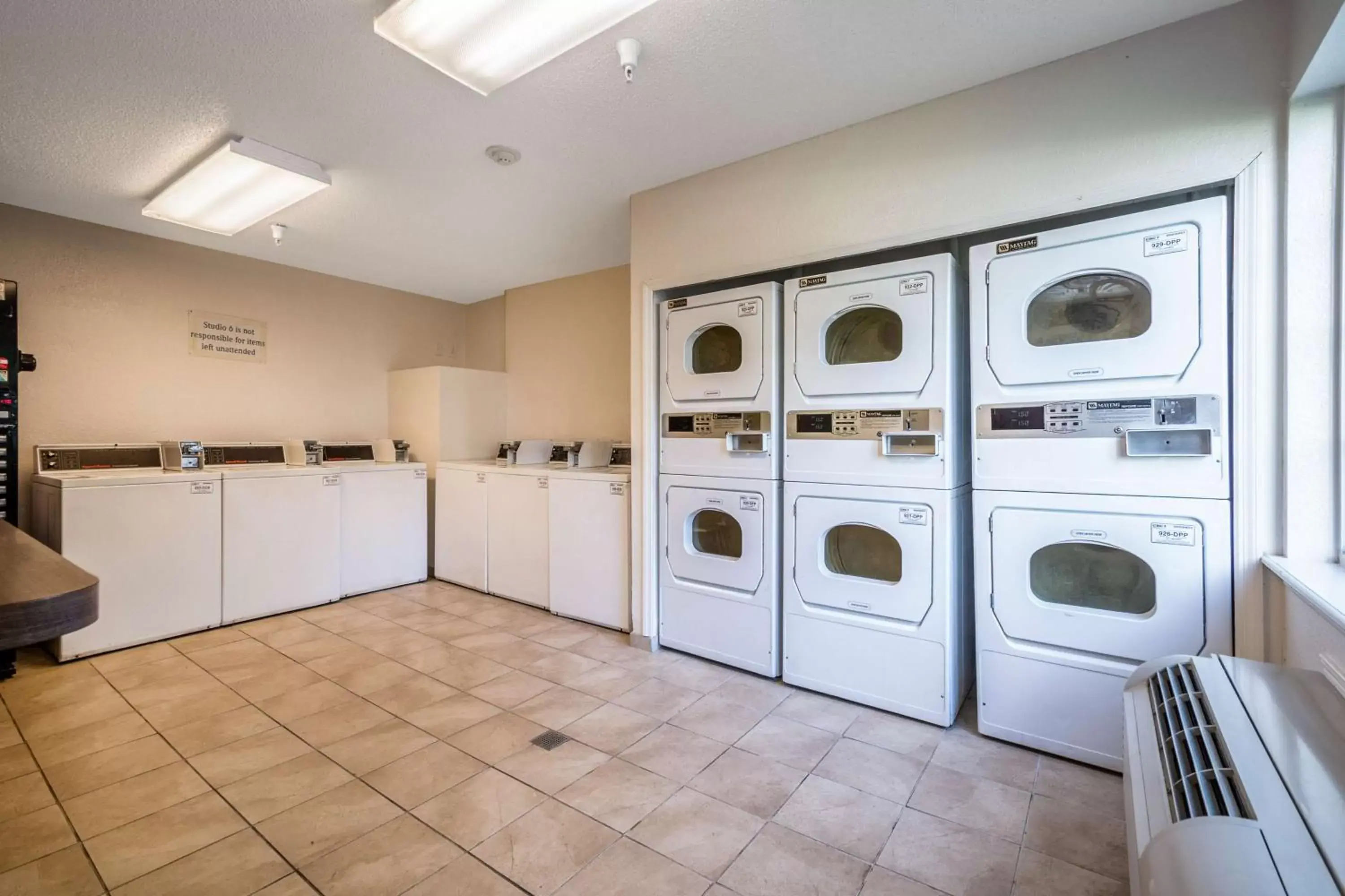 laundry, Kitchen/Kitchenette in Studio 6-Duluth, GA - Atlanta - Gwinnett Place