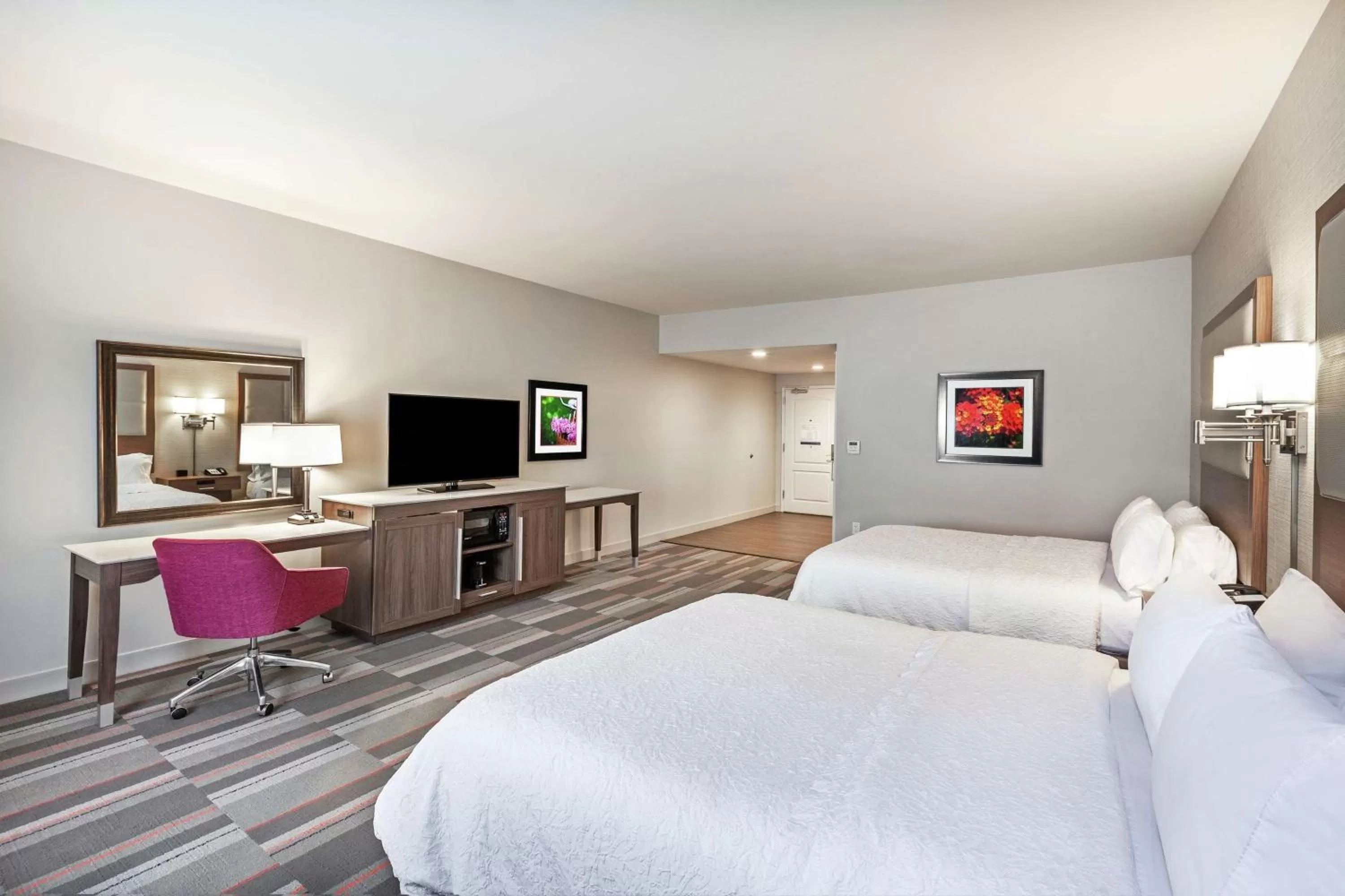 Bedroom, Bed in Hampton Inn North Little Rock McCain Mall, AR