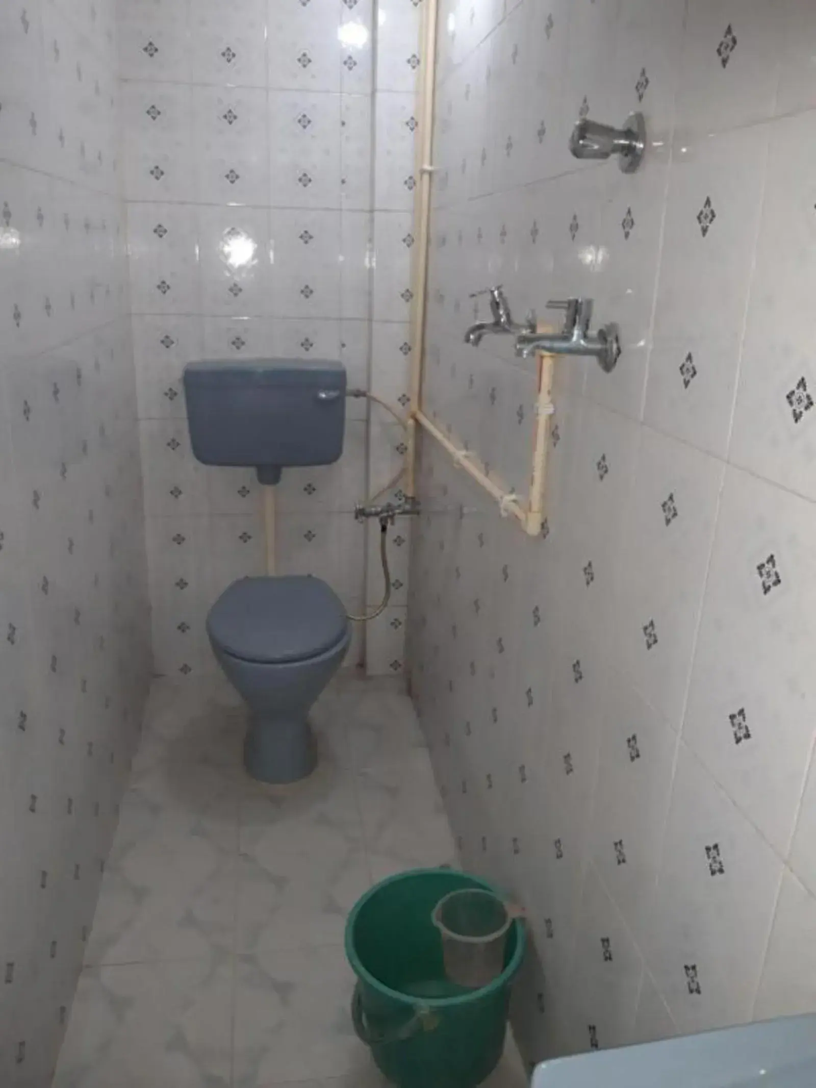 Shower, Bathroom in GRG Mohit Paying Guest House Varanasi