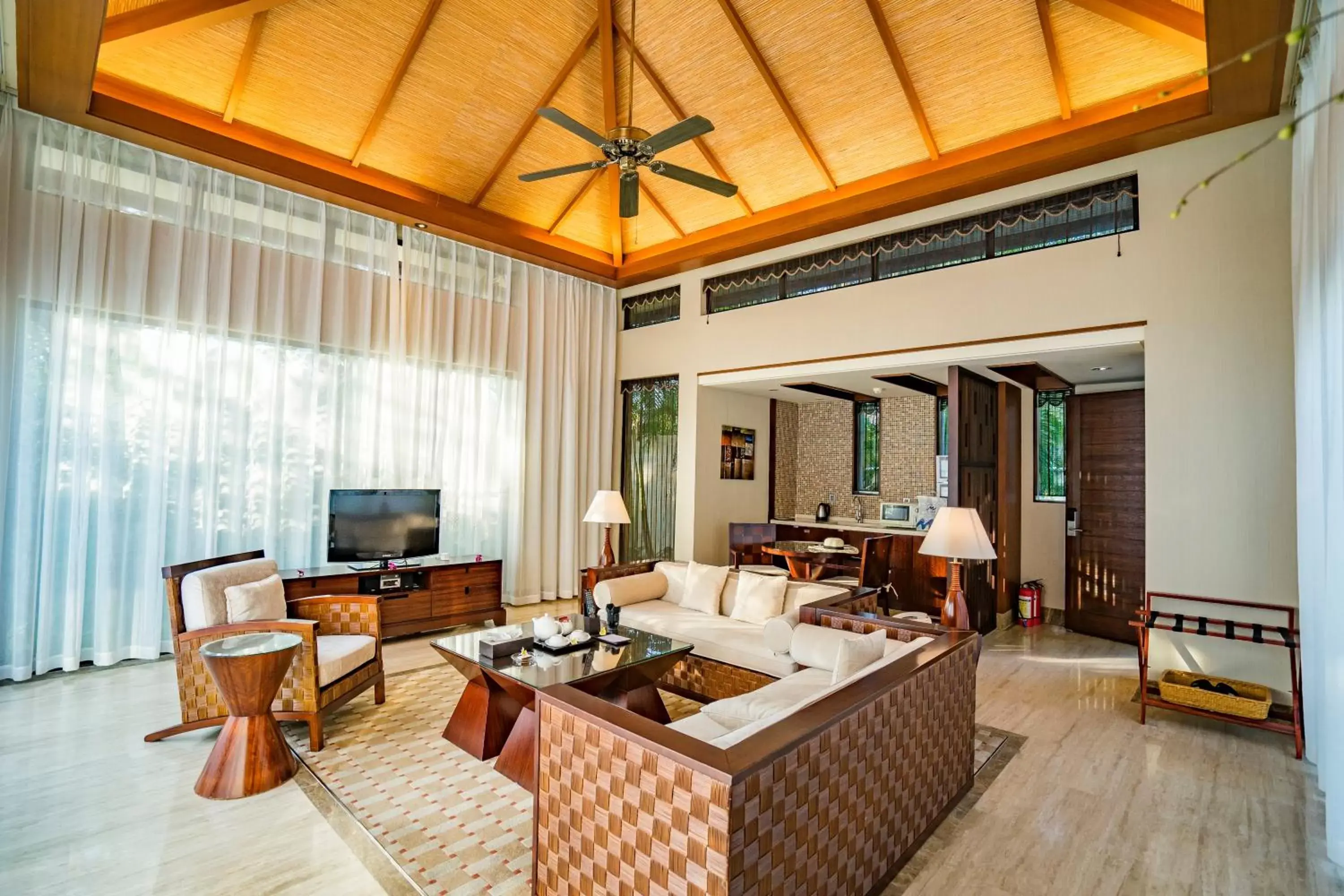 TV and multimedia, Seating Area in Grand Metropark Villa Resort Sanya Yalong Bay