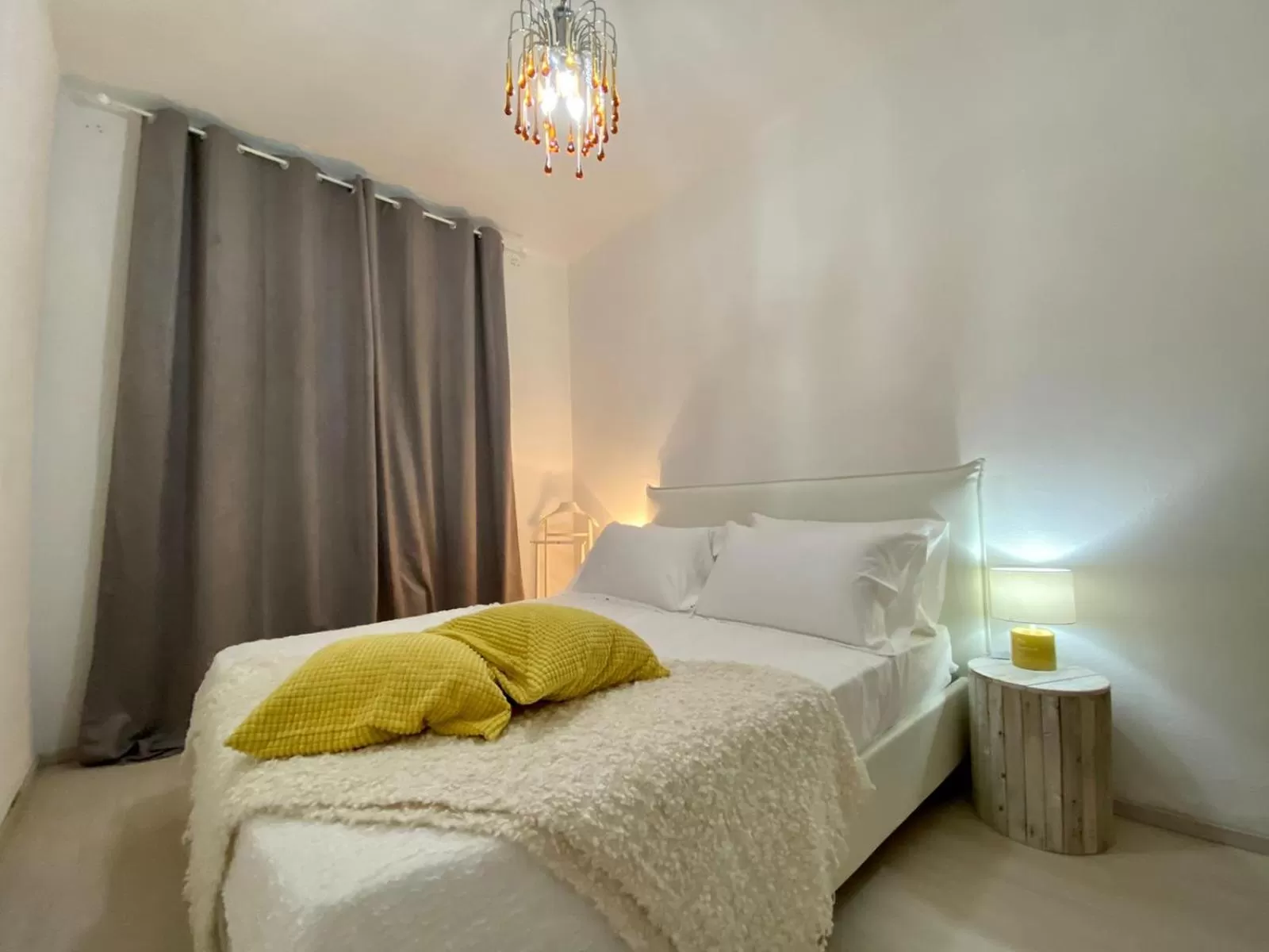 Bedroom, Bed in Oasi Hotel