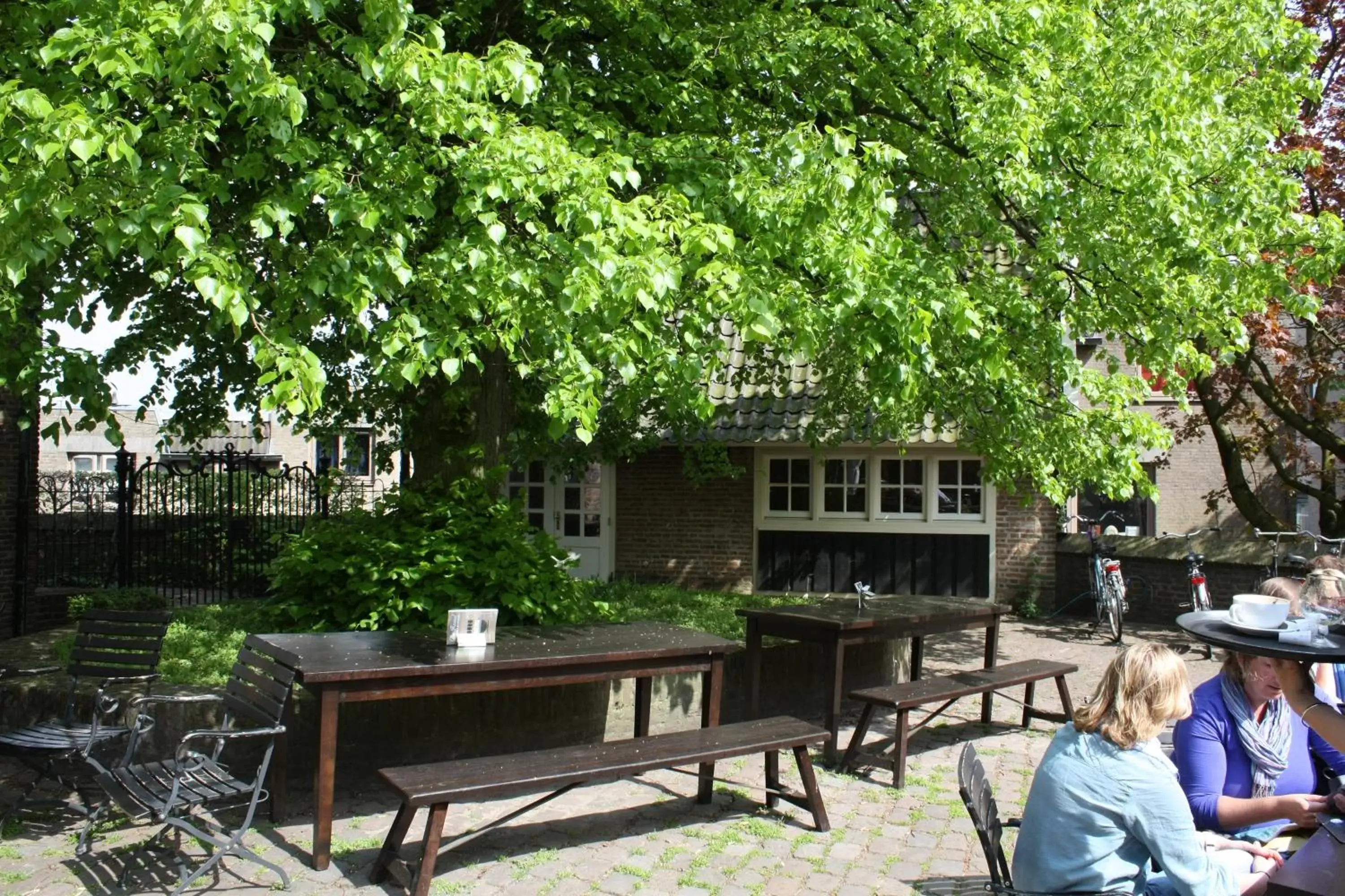 Facade/entrance in De Hemel De Kracht van Ambacht