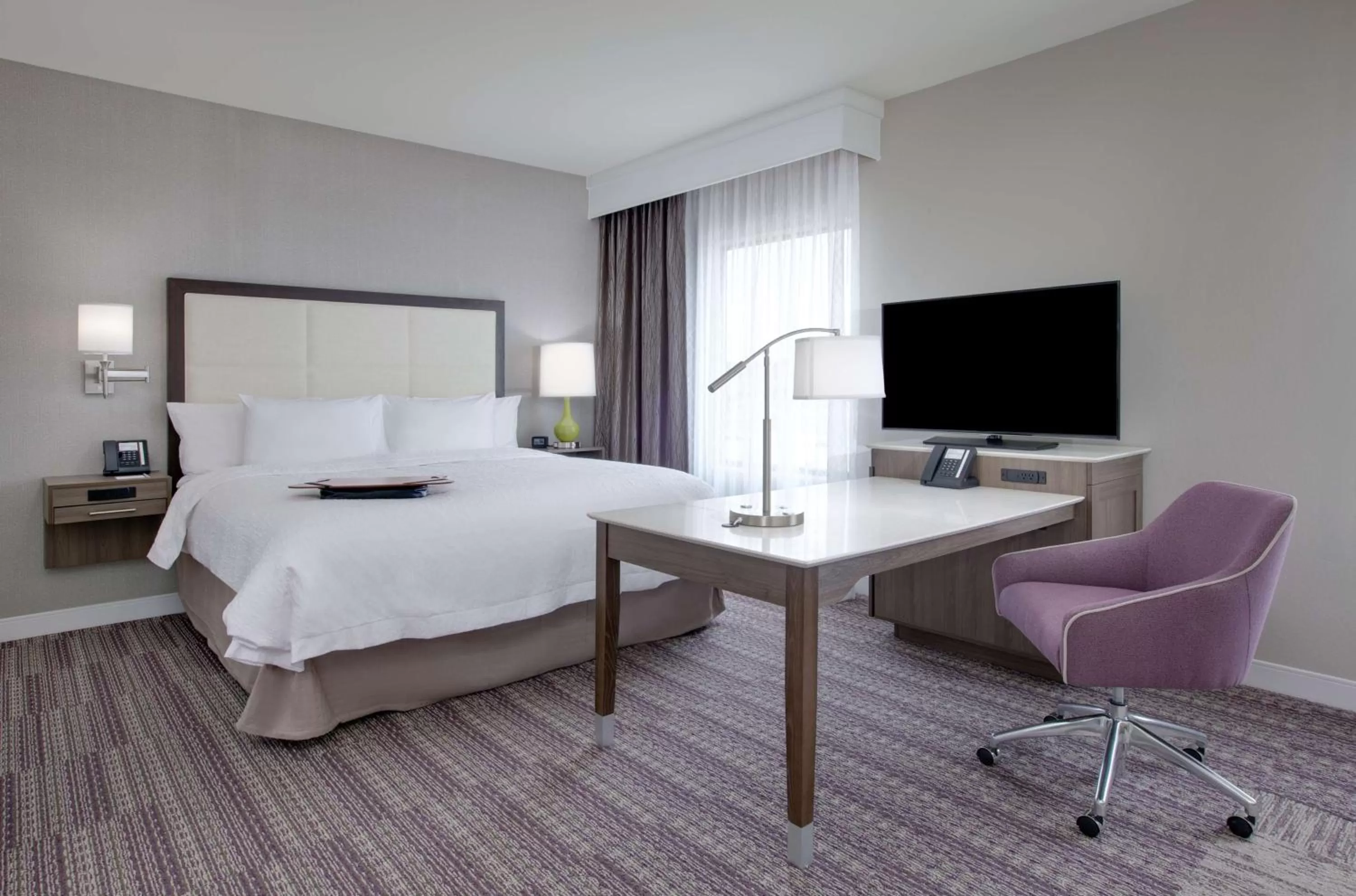 Bed in Hampton Inn & Suites Tyler-South