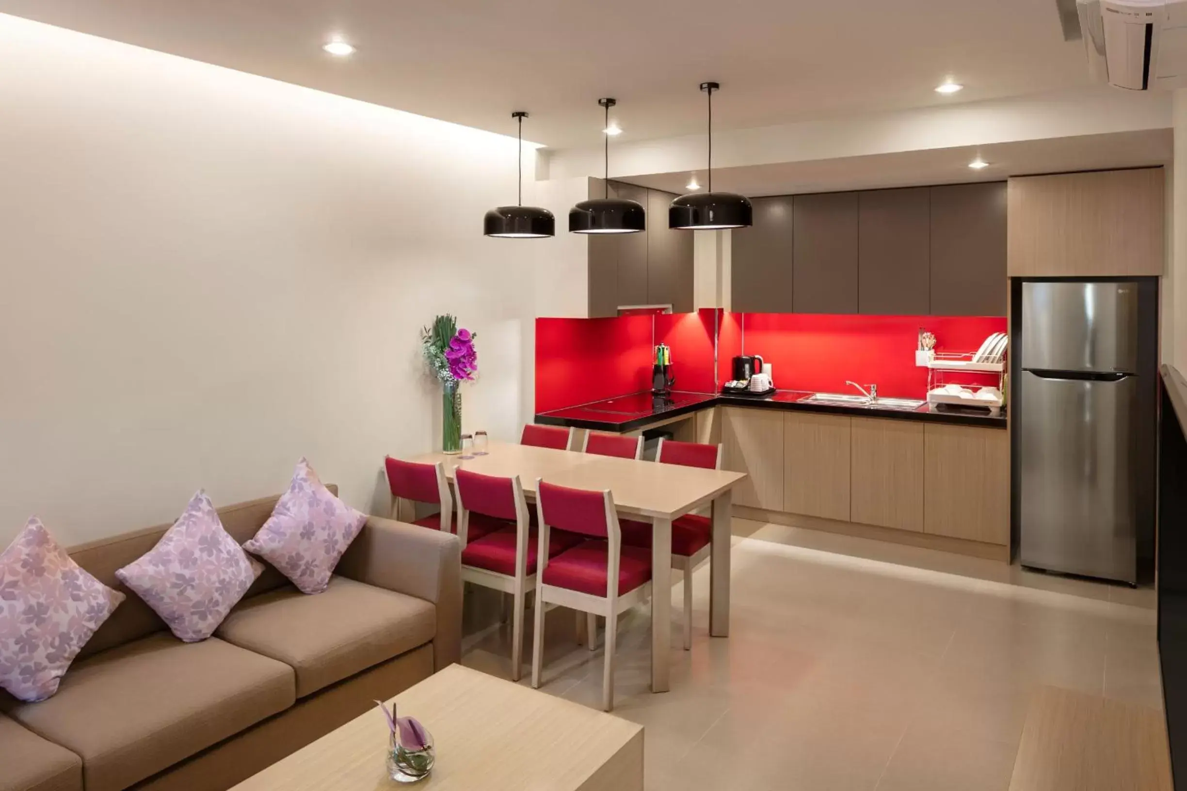 Kitchen or kitchenette, Dining Area in Mercure Hai Phong