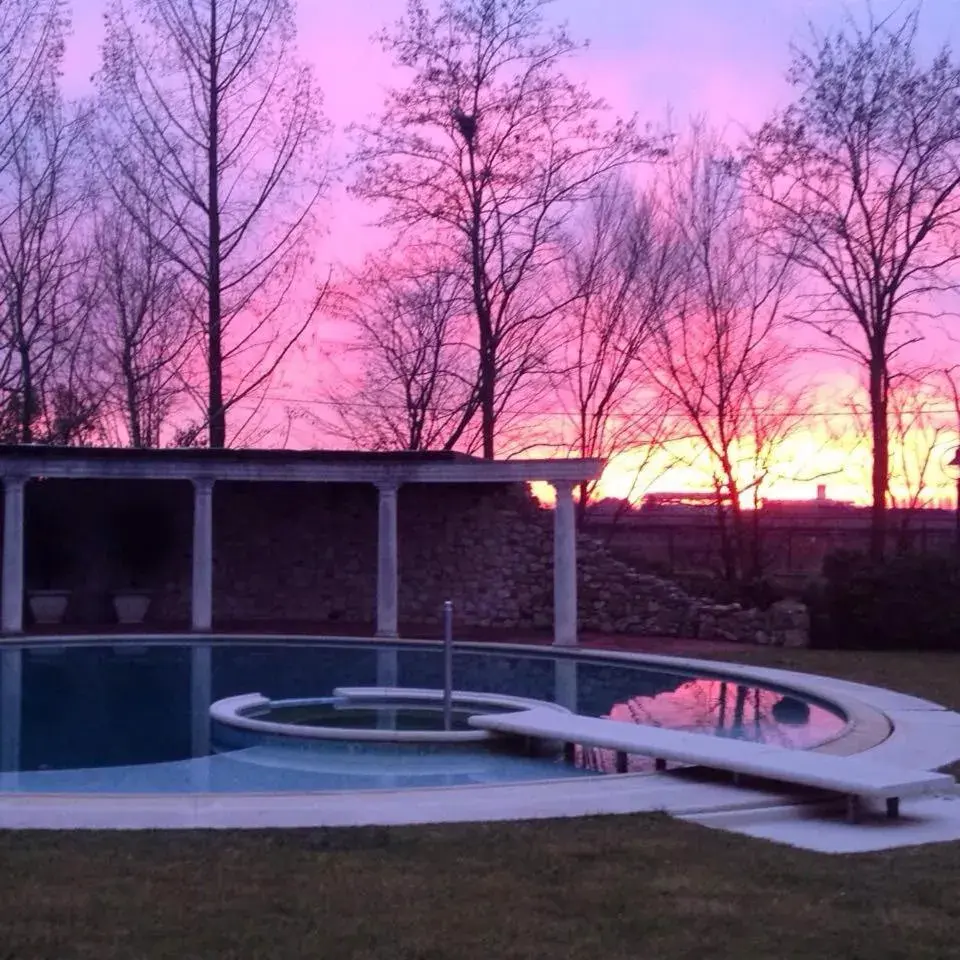 Swimming Pool in Hotel Relais