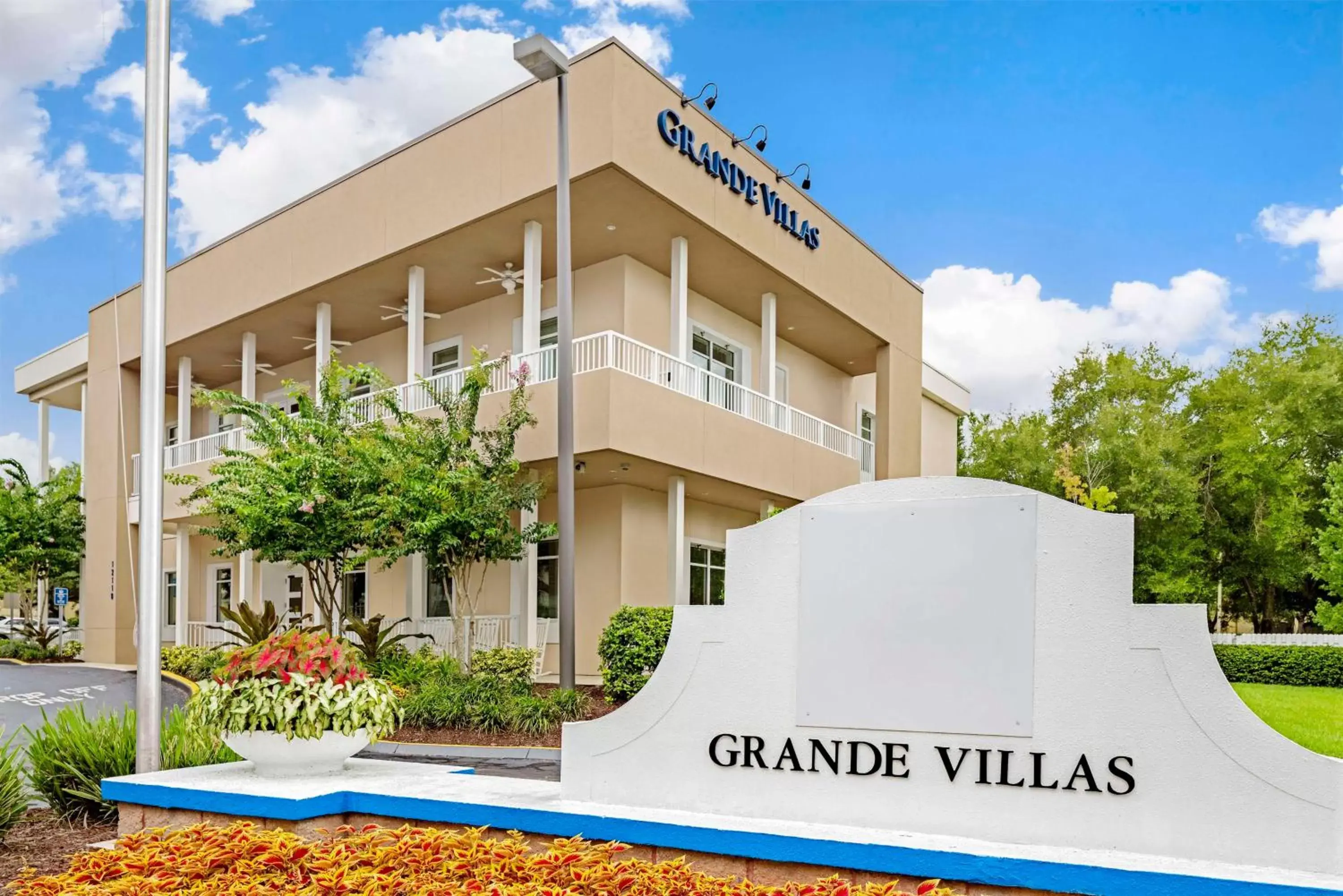 Property Building in Hilton Vacation Club Grande Villas Orlando
