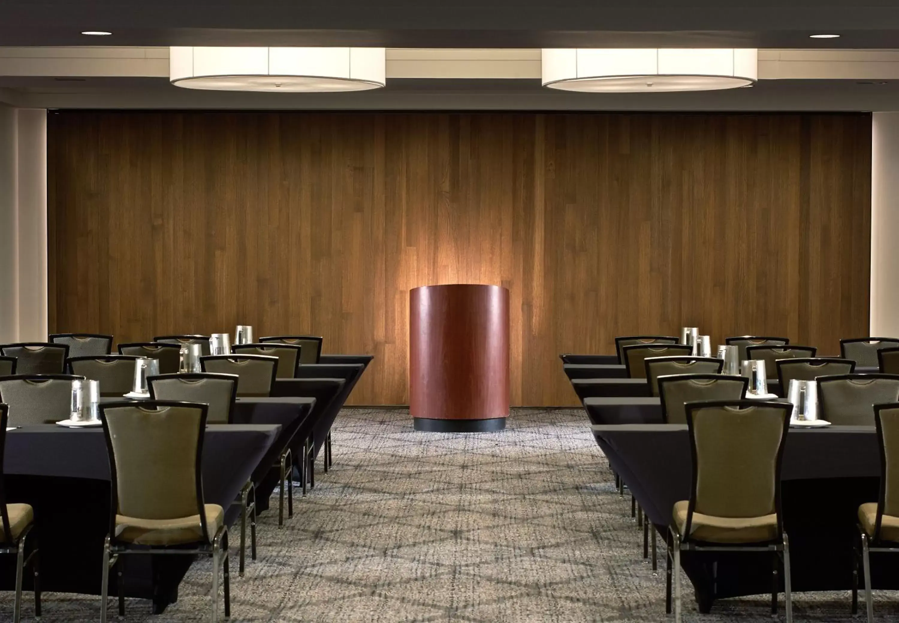 Business facilities, Business Area/Conference Room in Revere Hotel Boston Common