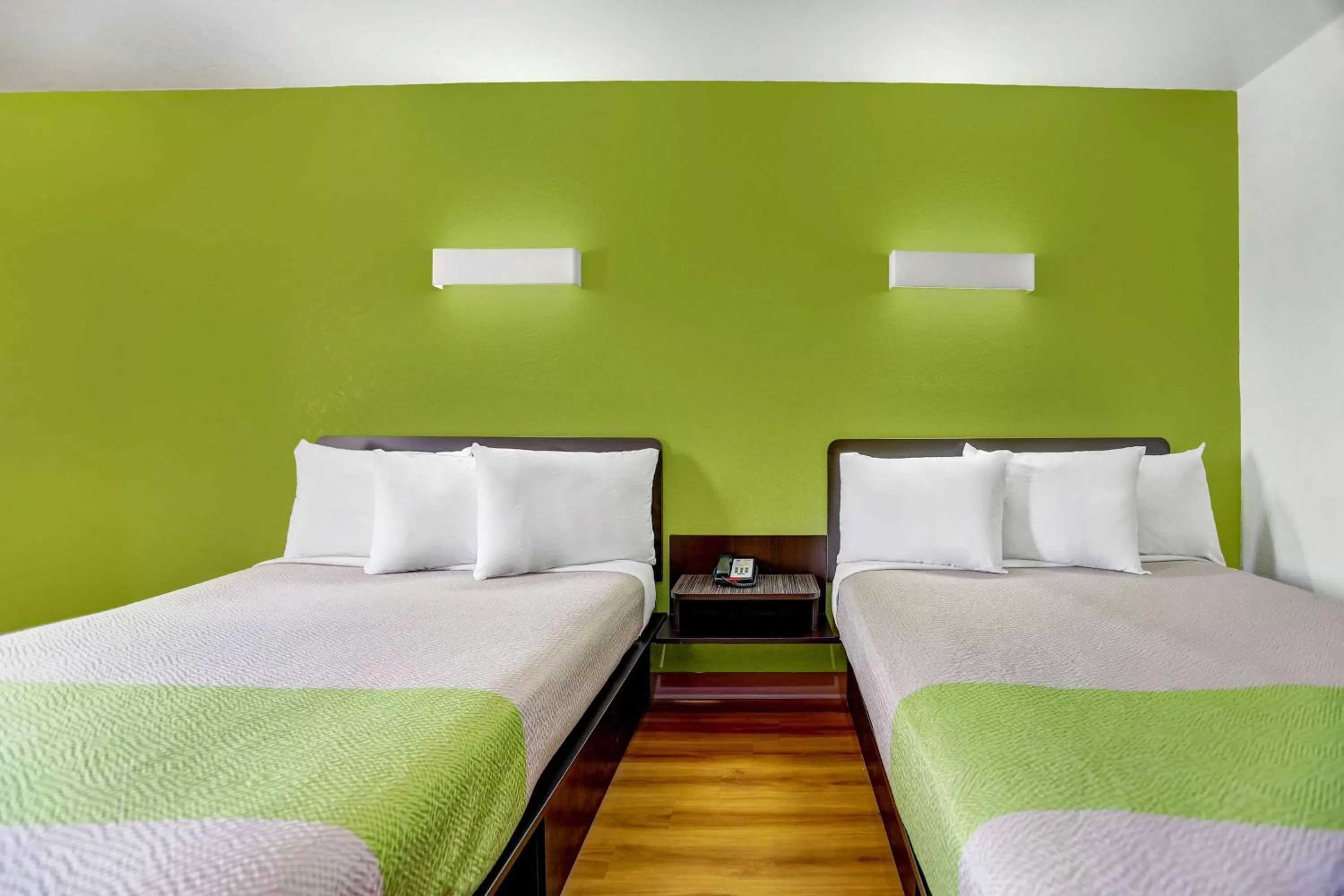 Photo of the whole room, Bed in Motel 6-Moriarty, NM