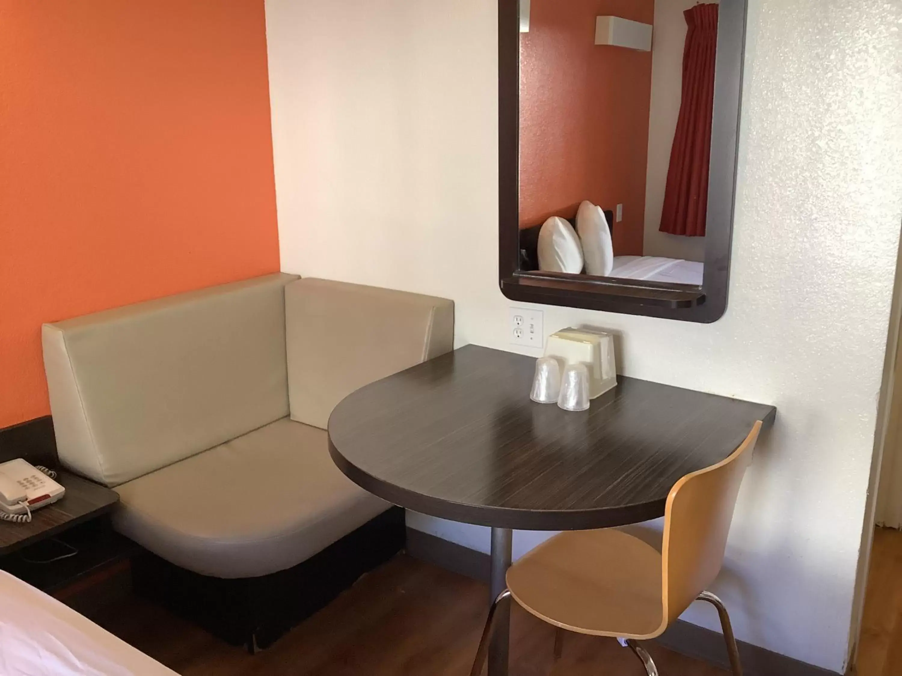 Budget Double Room in Carlsbad Village Inn Budget Double Room in Carlsbad Village Inn