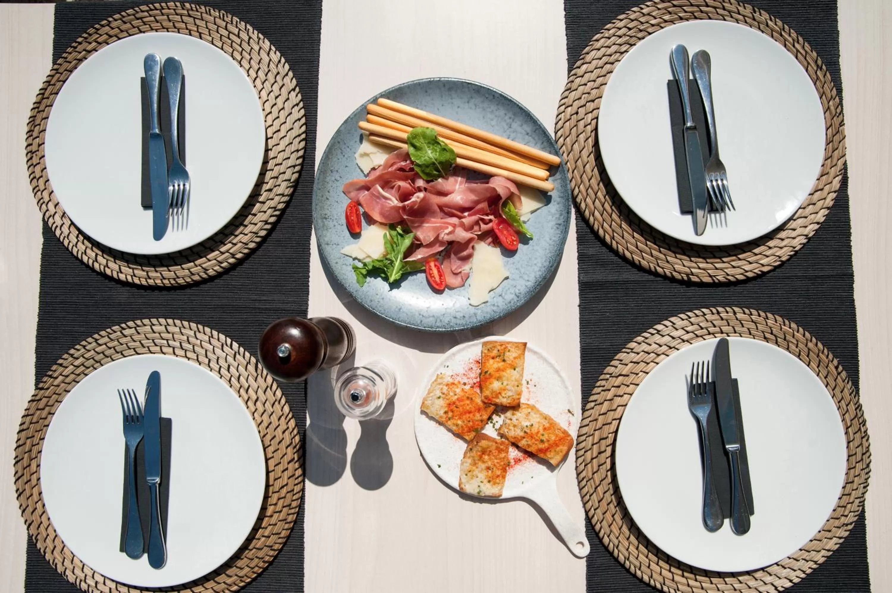 Food and drinks in Seasabelle Hotel near Athens Airport