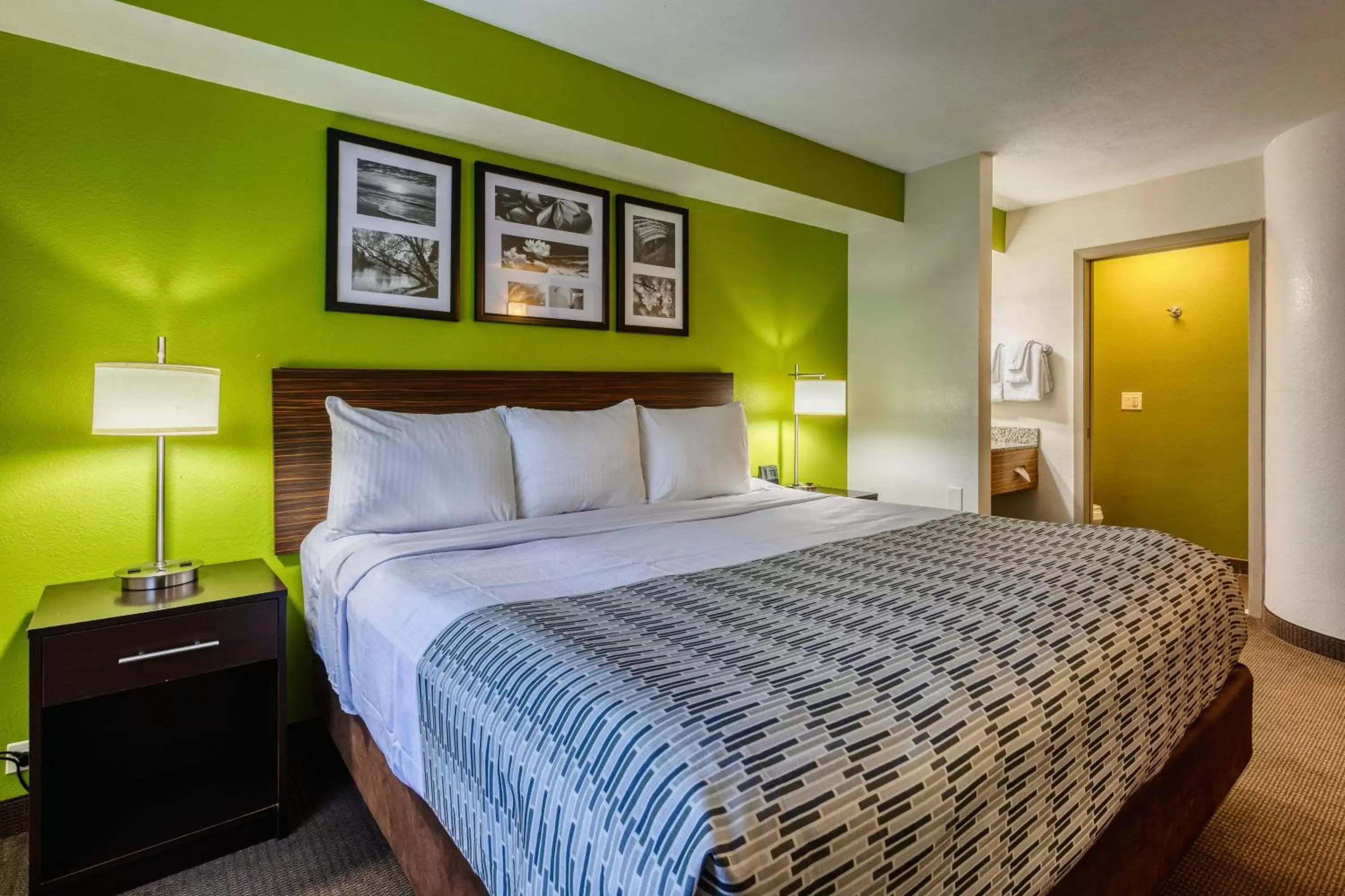 Bed in Surestay Plus Hotel by Best Western Superstition Springs