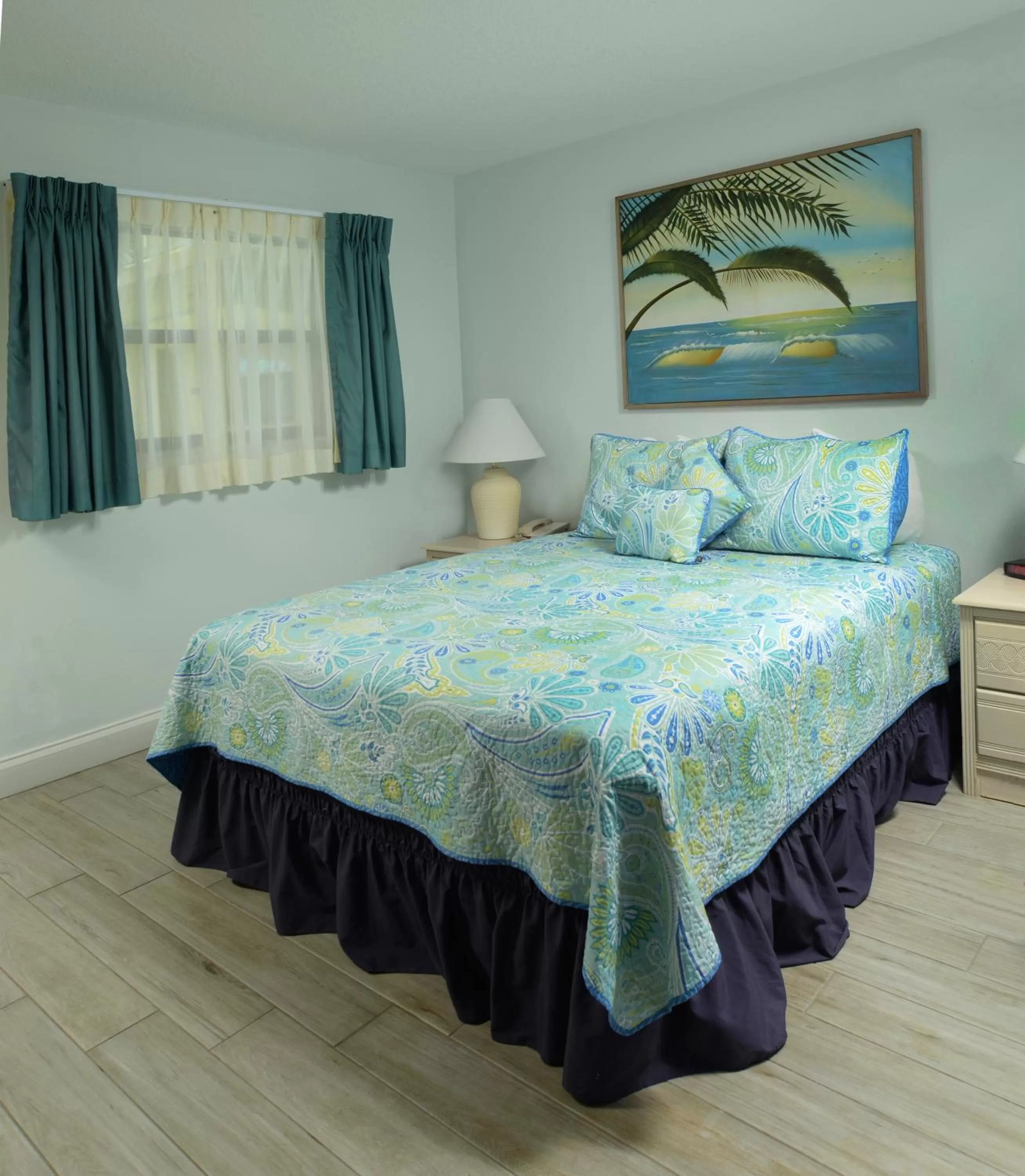 Bed in Tuckaway Shores Resort
