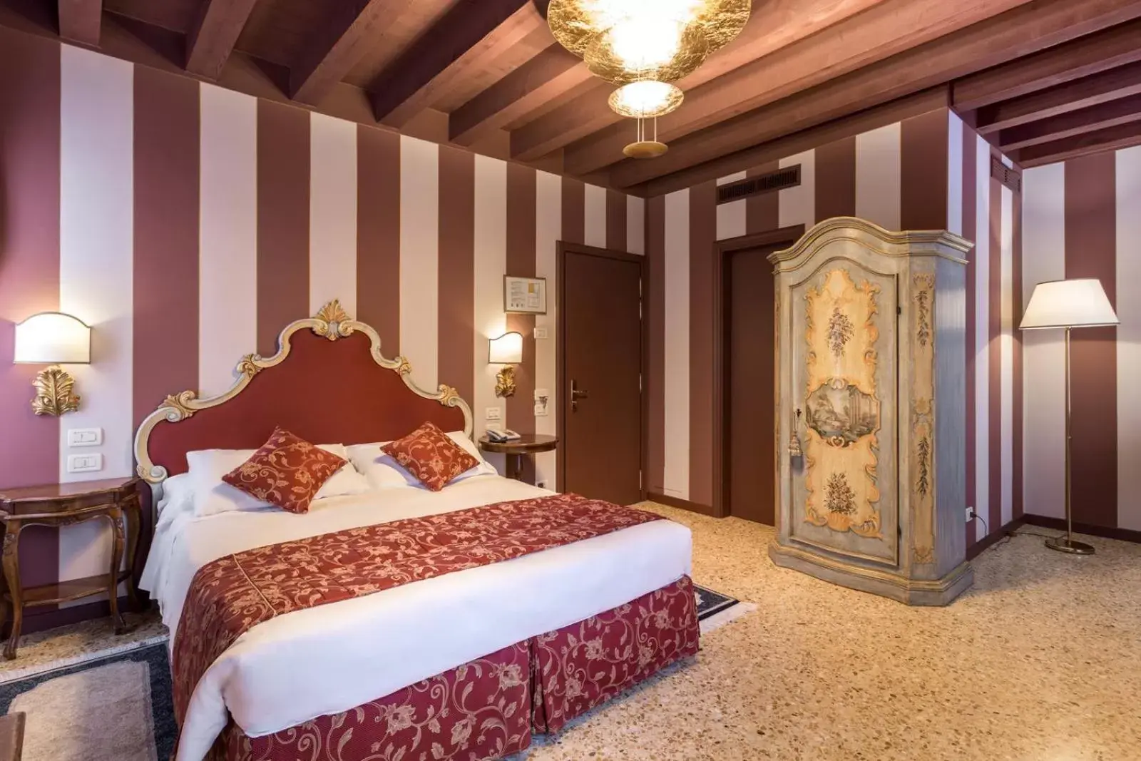 Other, Bed in Hotel Tiziano