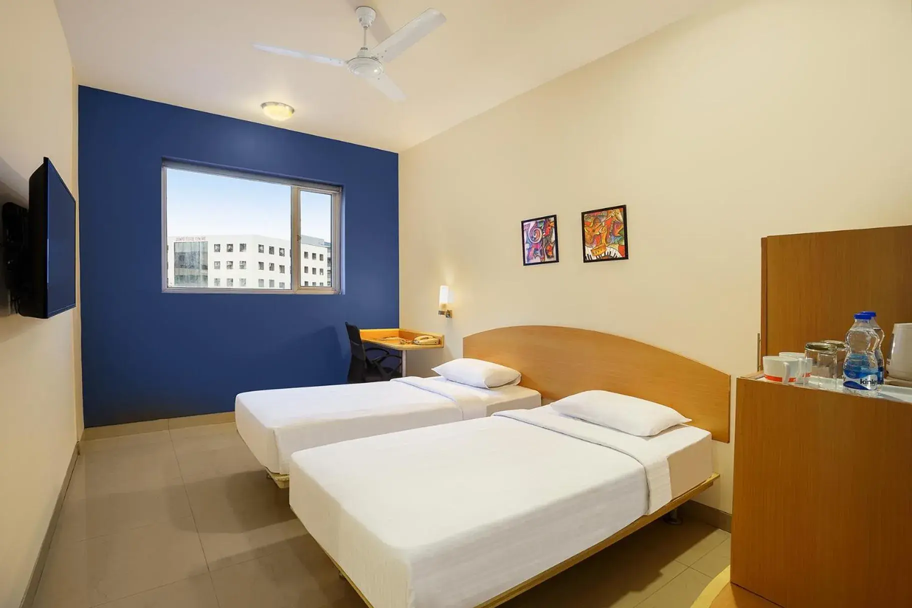 Bathroom, Bed in Ginger Mumbai Andheri (MIDC)