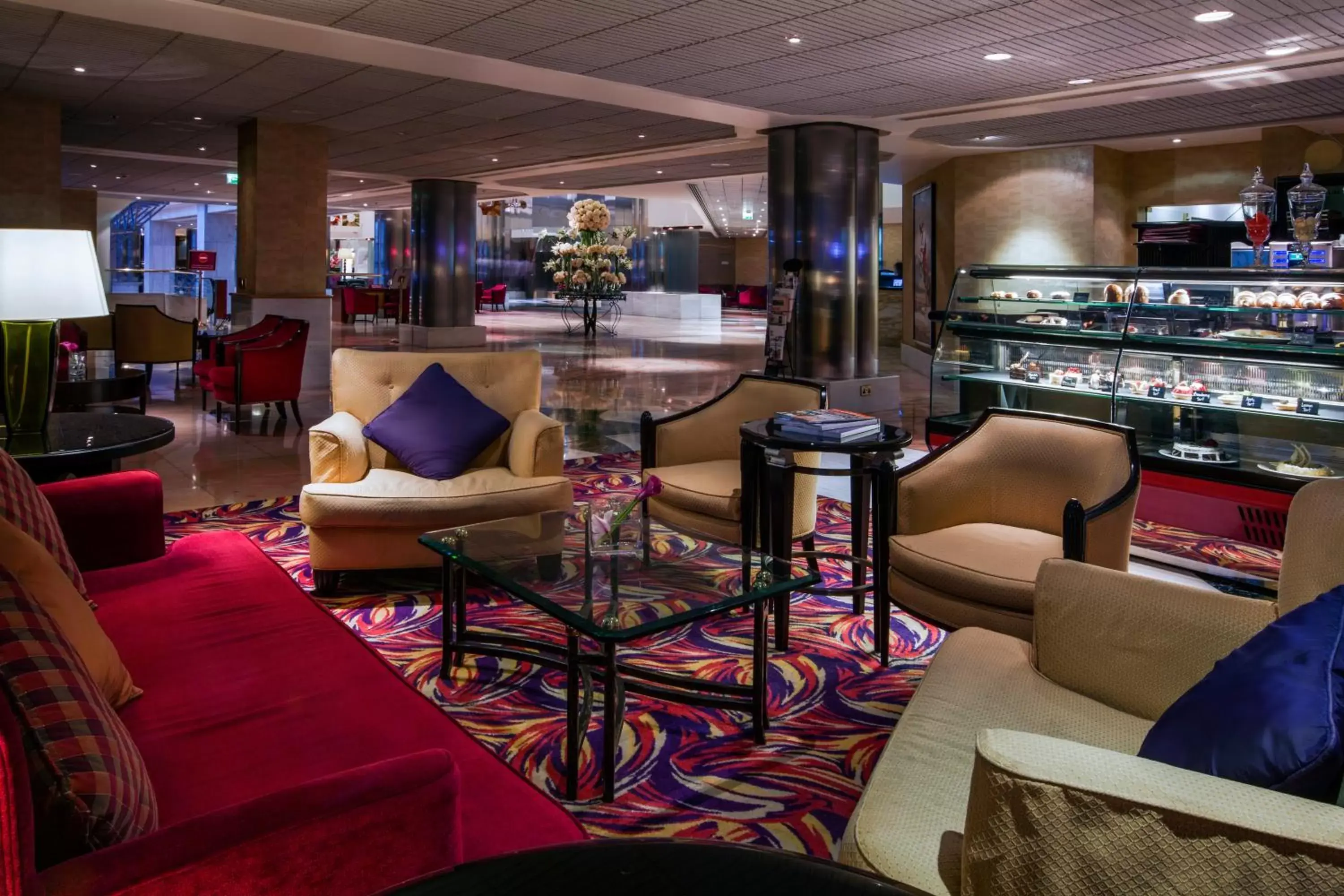 Restaurant/places to eat, Lounge/Bar in Crowne Plaza Dubai Deira, an IHG Hotel