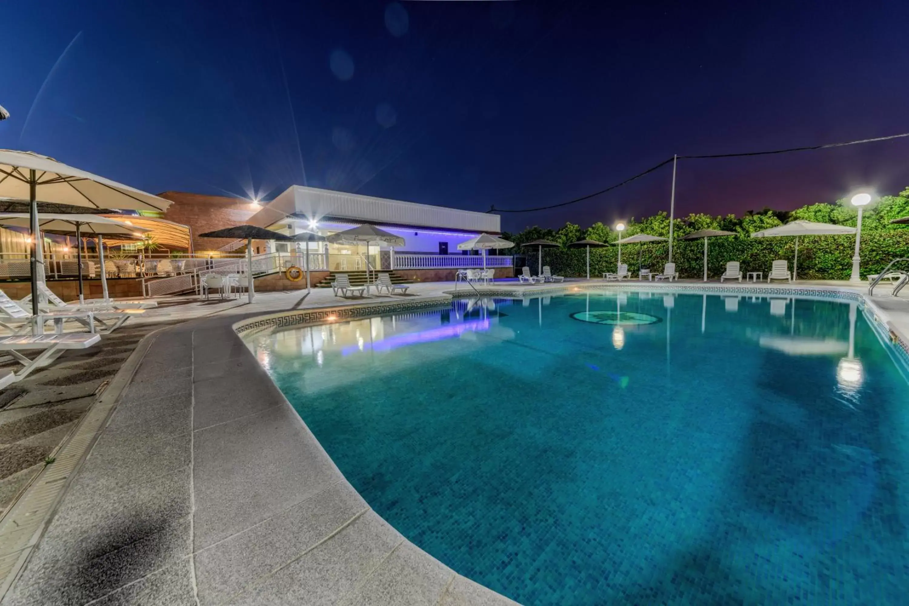 Swimming Pool in Hotel Torre De Los Guzmanes