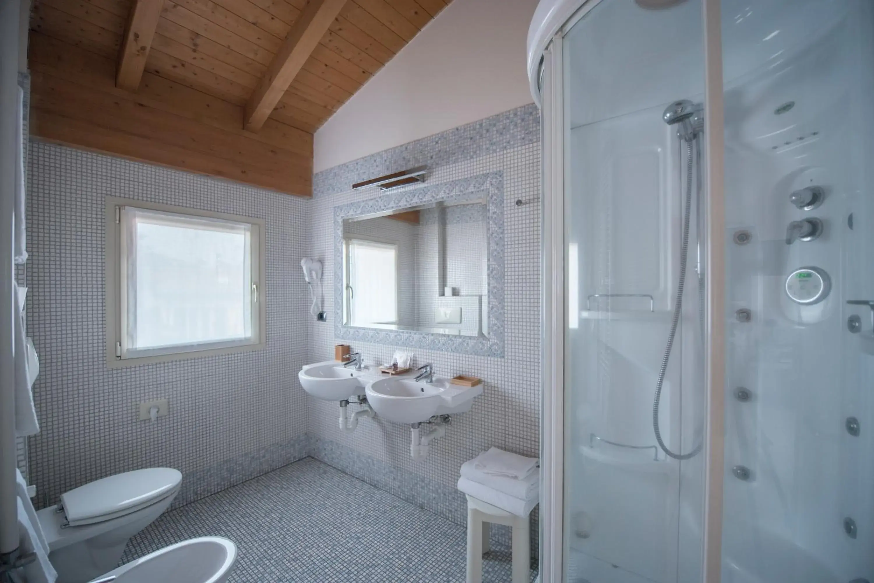 Bathroom in Hotel Villa Colico
