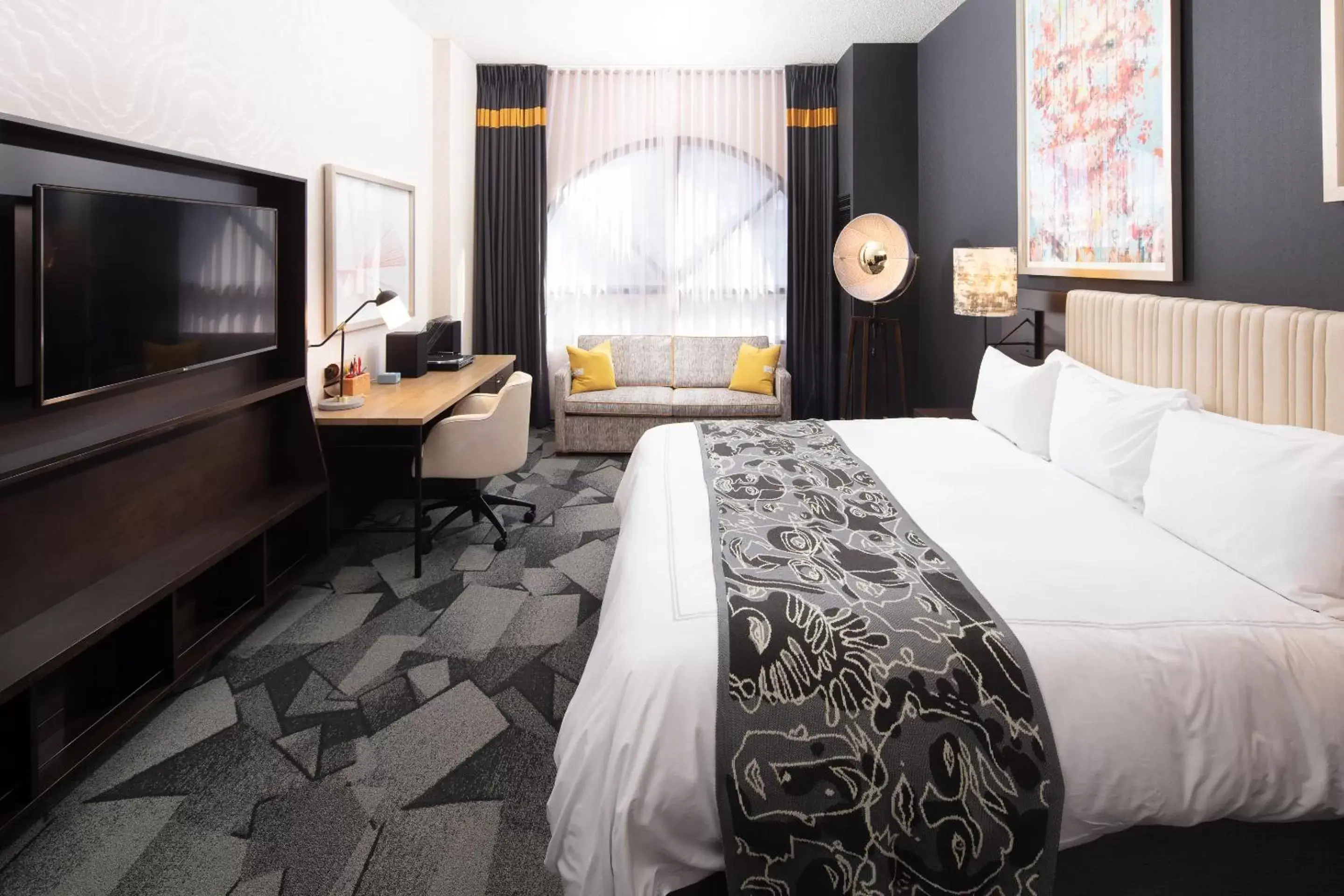 Deluxe King Hearing Accessible in Saint Kate - The Arts Hotel Deluxe King Hearing Accessible in Saint Kate - The Arts Hotel