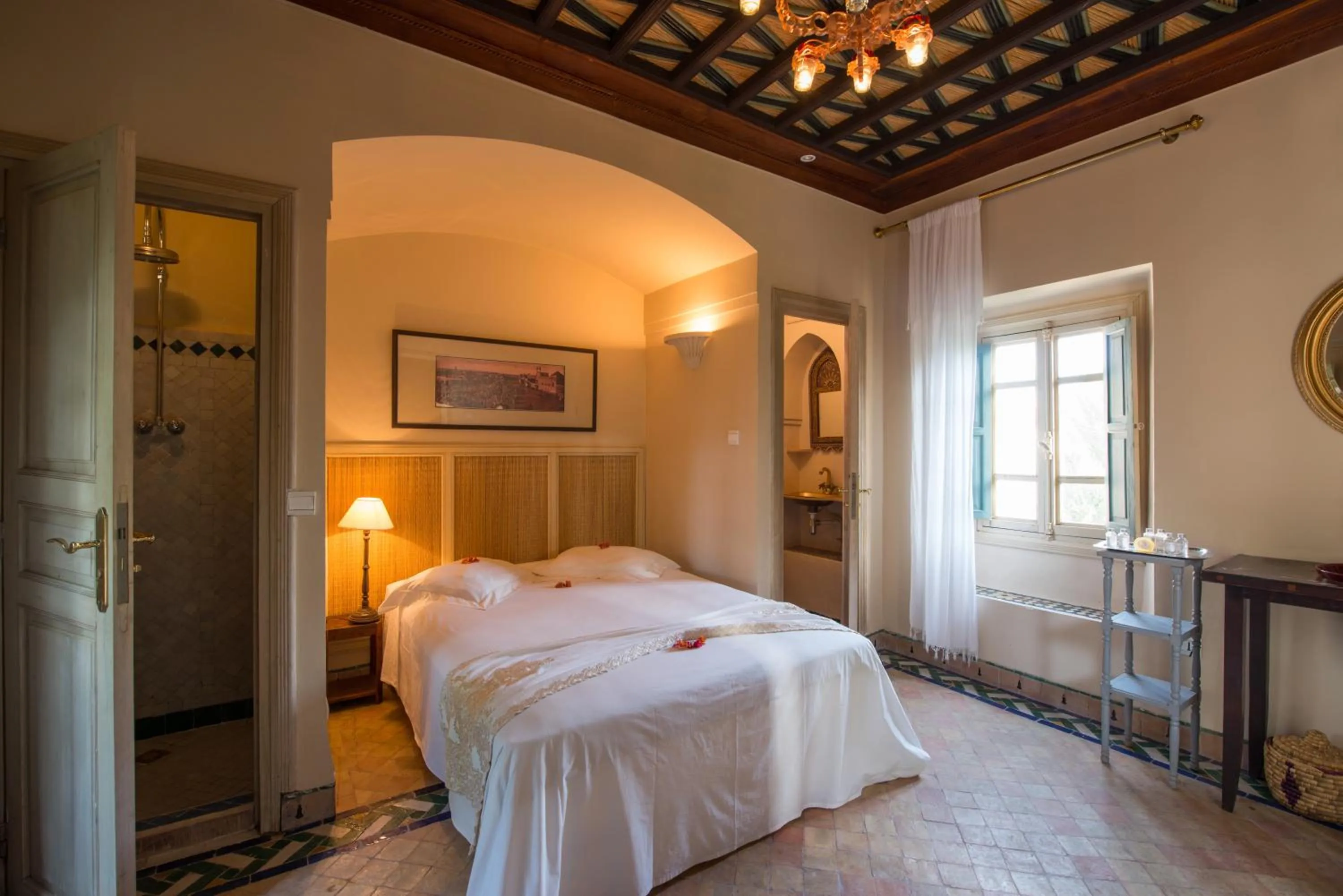 Bedroom, Bed in Les Deux Tours