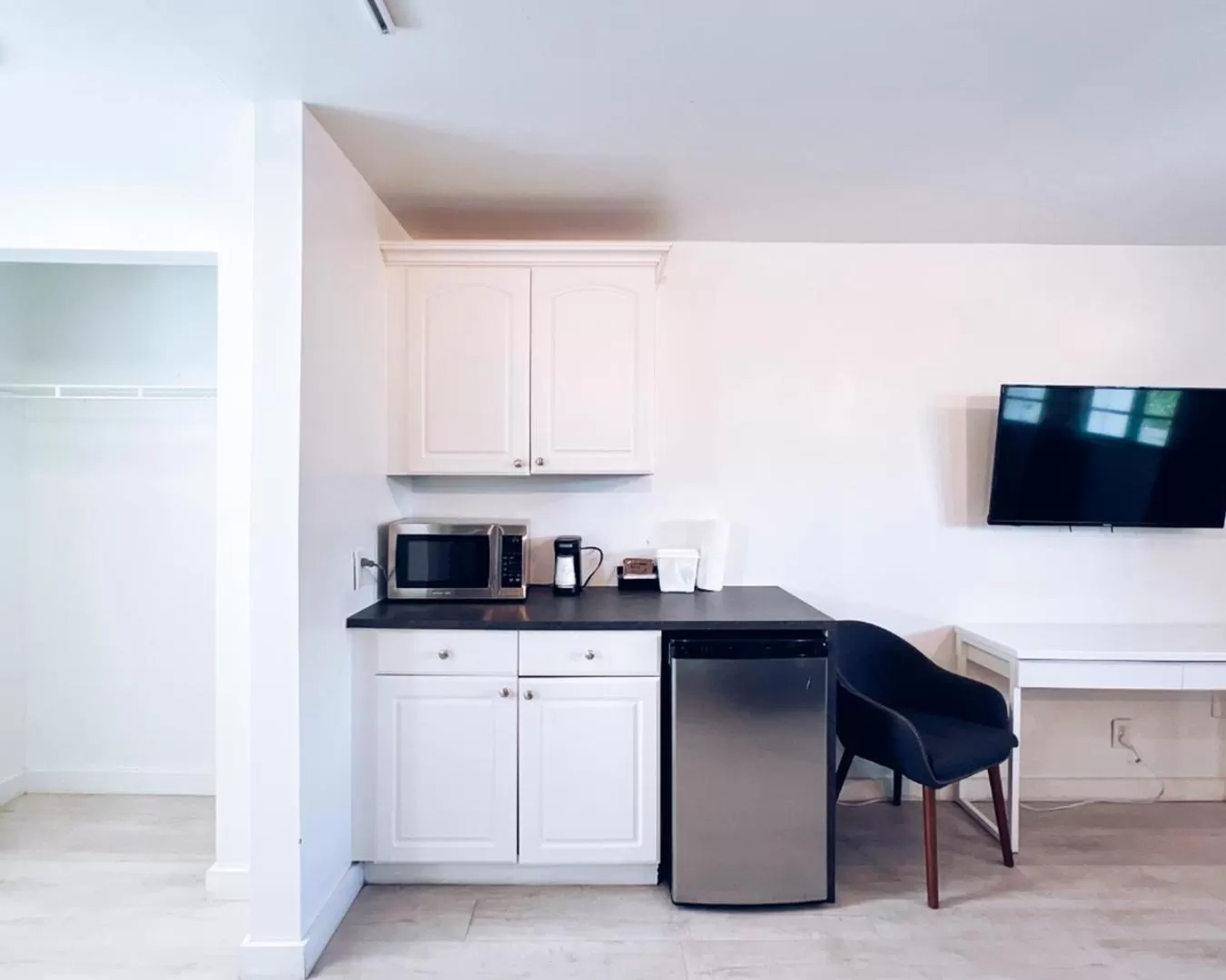 TV and multimedia in North Beach Hotel