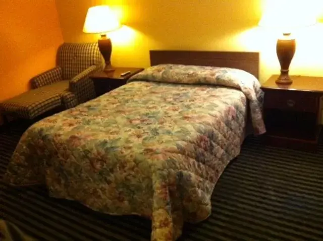 Bed in Ashford Motel