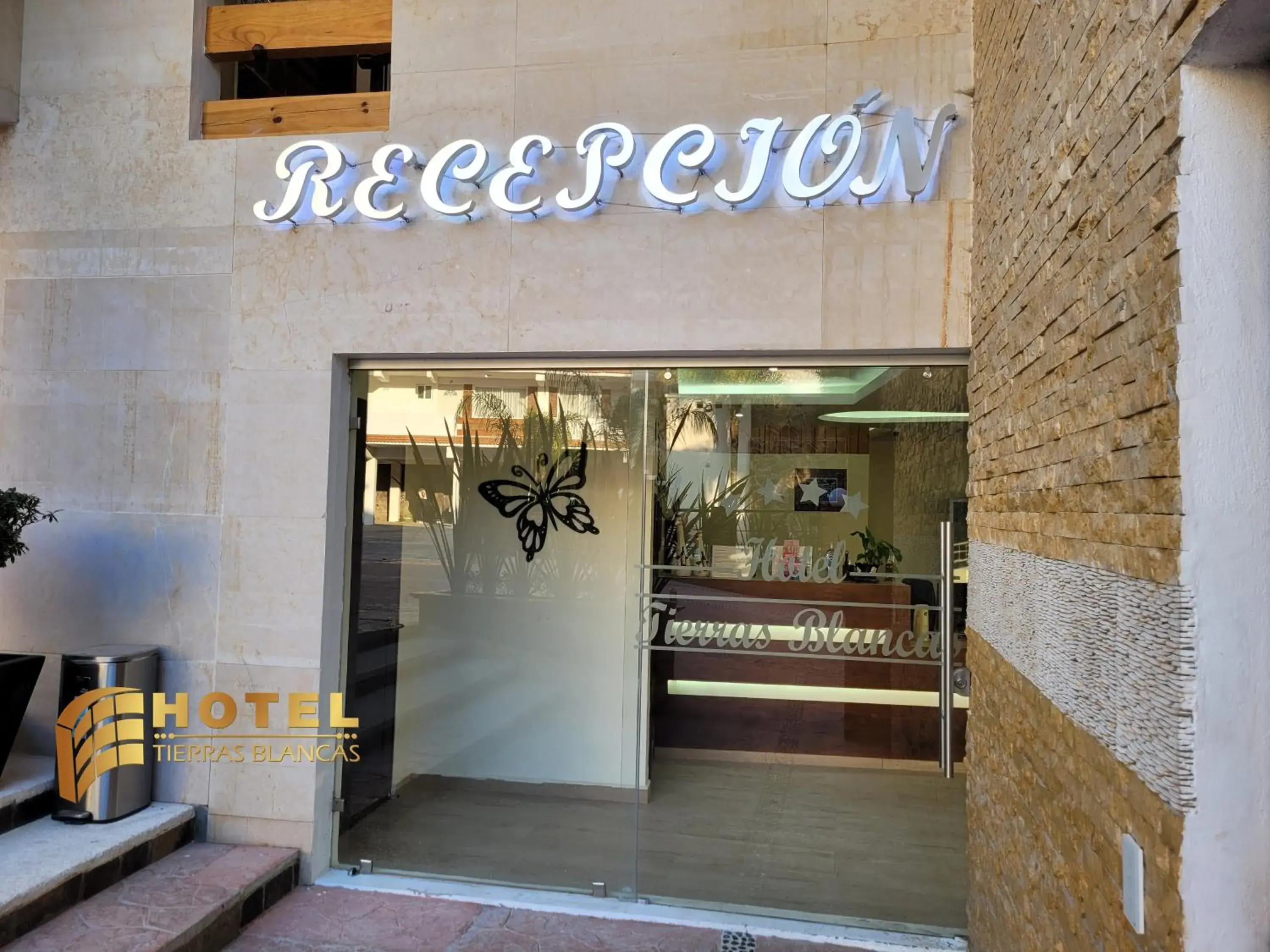 Lobby or reception, Property Logo/Sign in Hotel Tierras Blancas