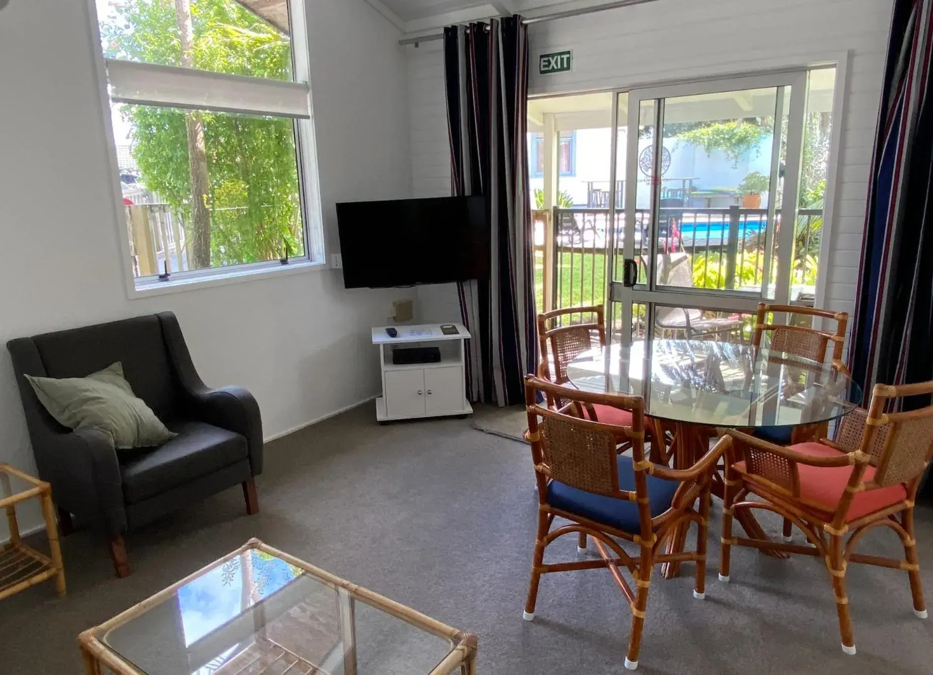 Seating Area in Colonial House Motel