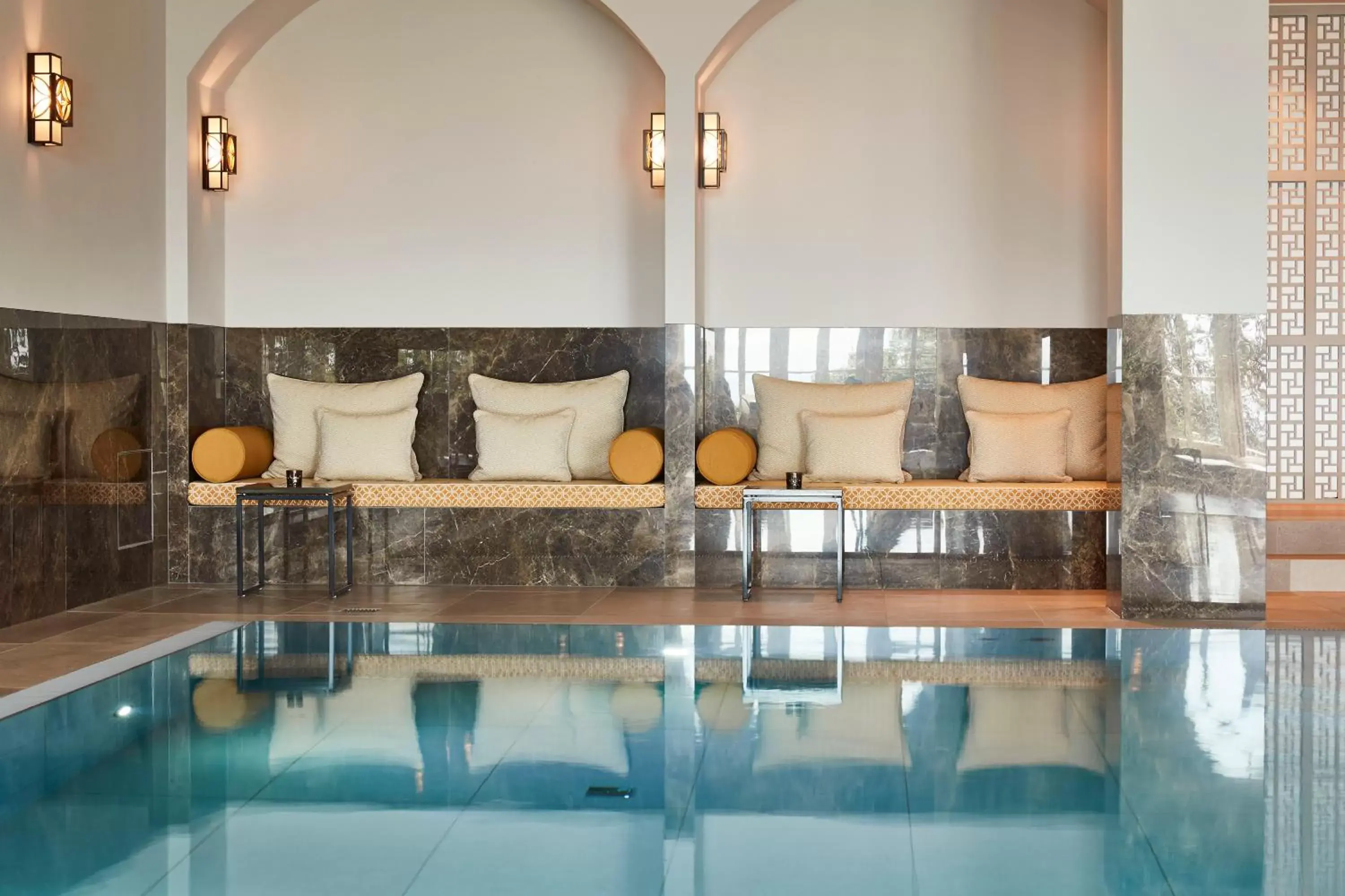 Spa and wellness centre/facilities, Swimming Pool in Steigenberger Grandhotel & Spa Petersberg