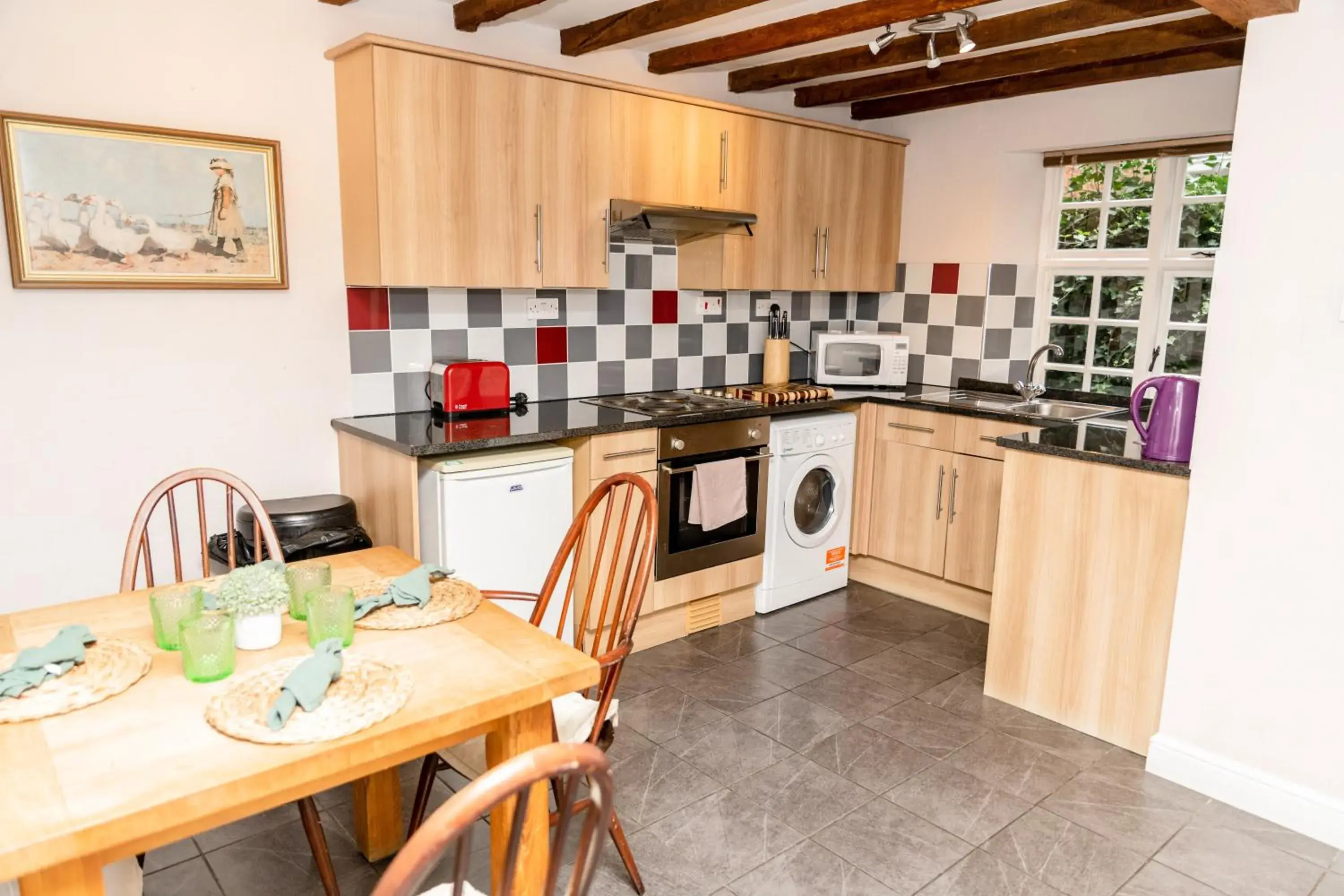 Kitchen or kitchenette, Kitchen/Kitchenette in Sweeney Hall Hotel