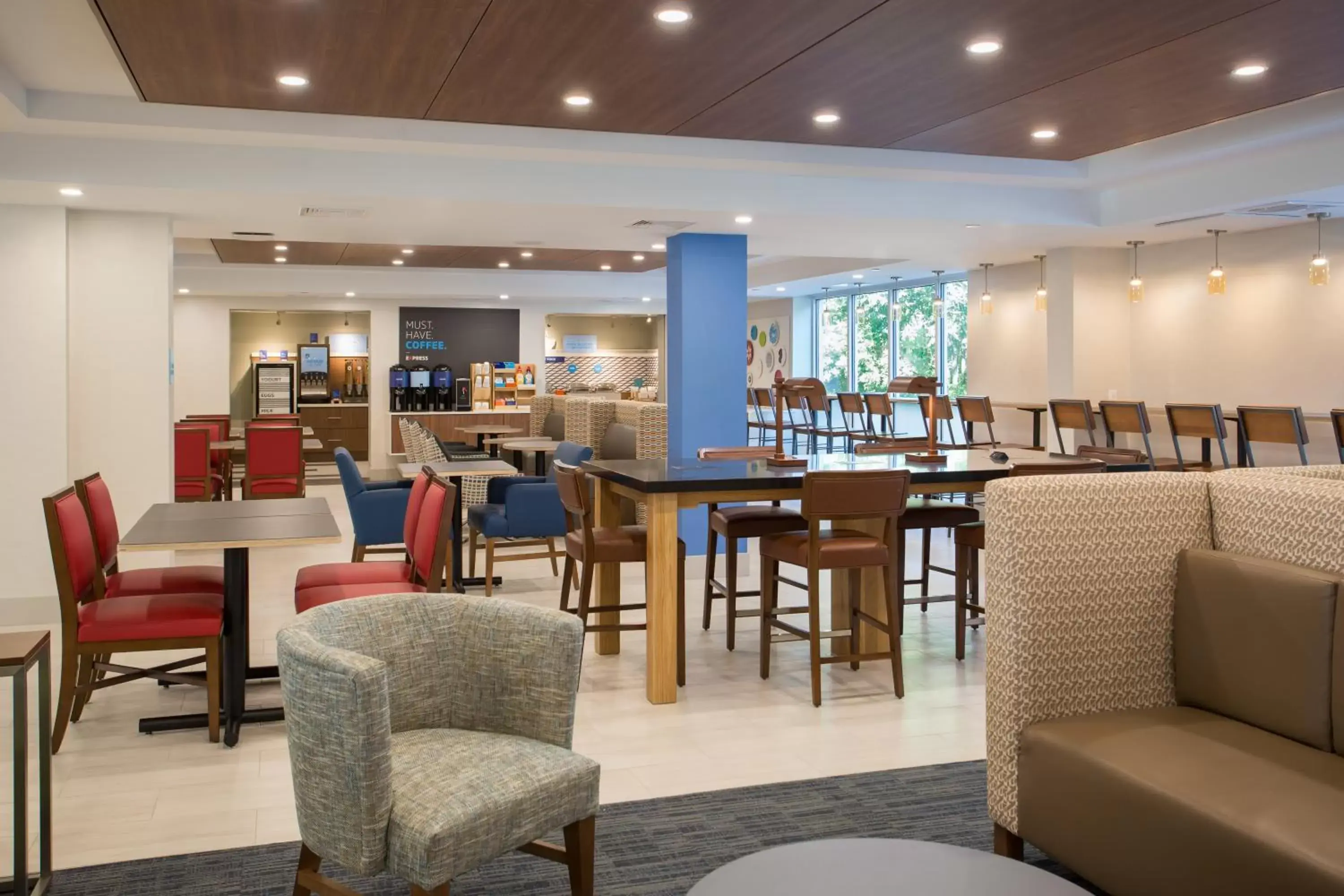 Lobby or reception, Restaurant/Places to Eat in Holiday Inn Express Chelmsford, an IHG Hotel