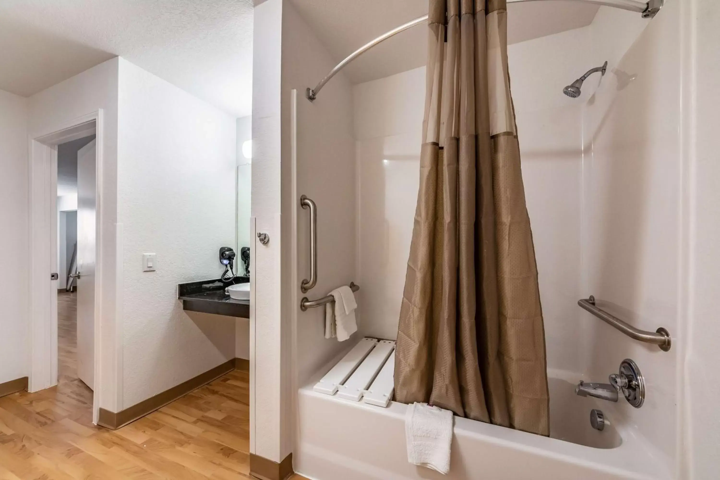 Shower, Bathroom in Studio 6-San Marcos, TX